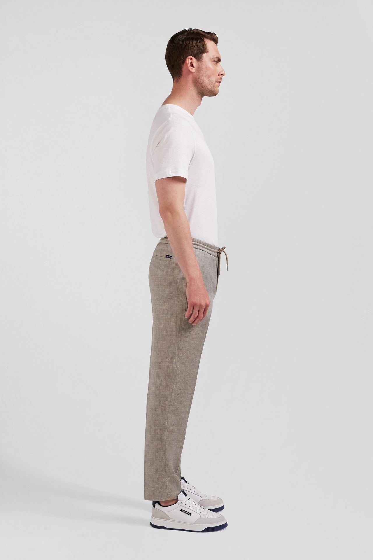 Pantalon à taille élastiquée en lyocell et lin beige coupe Modern