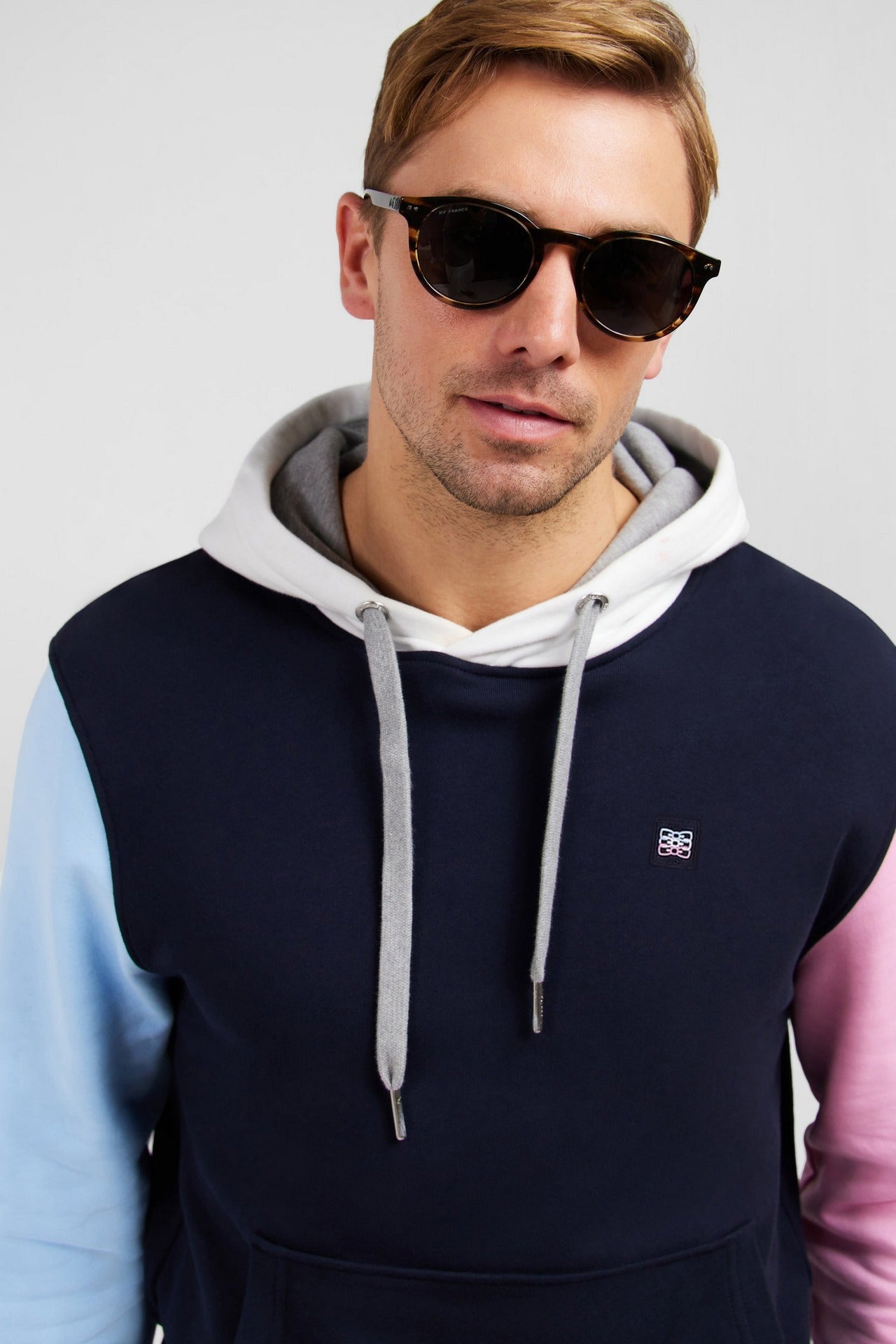 Sweat à capuche colorblock bleu foncé