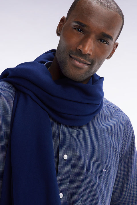 Écharpe fluide unie bleu marine - Image 1