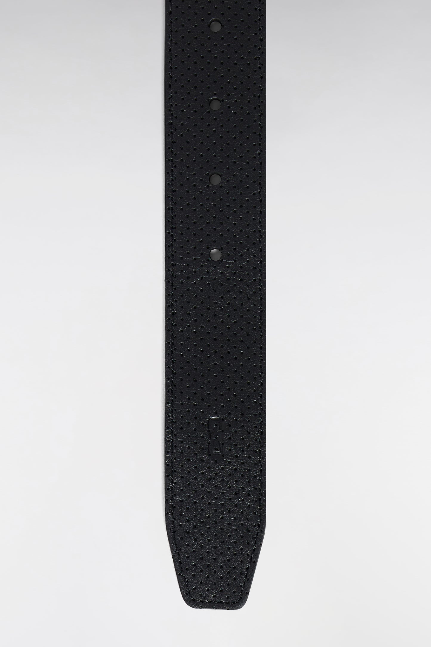 Coffret ceinture en cuir noire et deux boucles en métal argenté