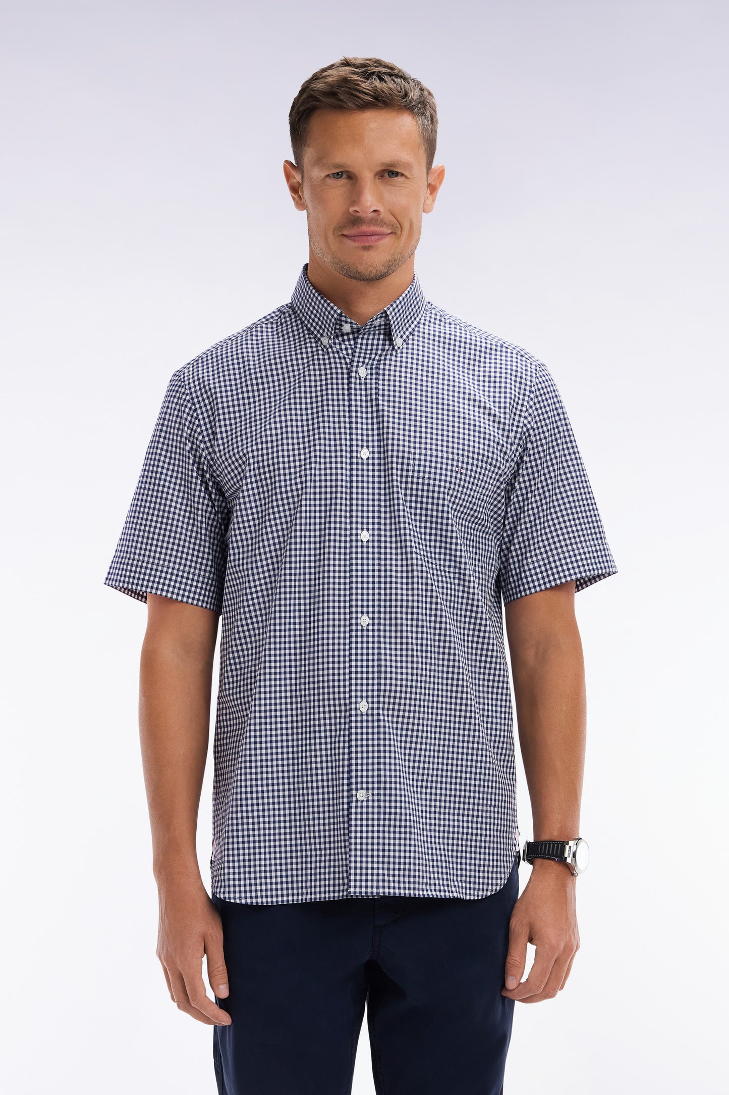 Straight short-sleeved shirt in dark blue gingham cotton
