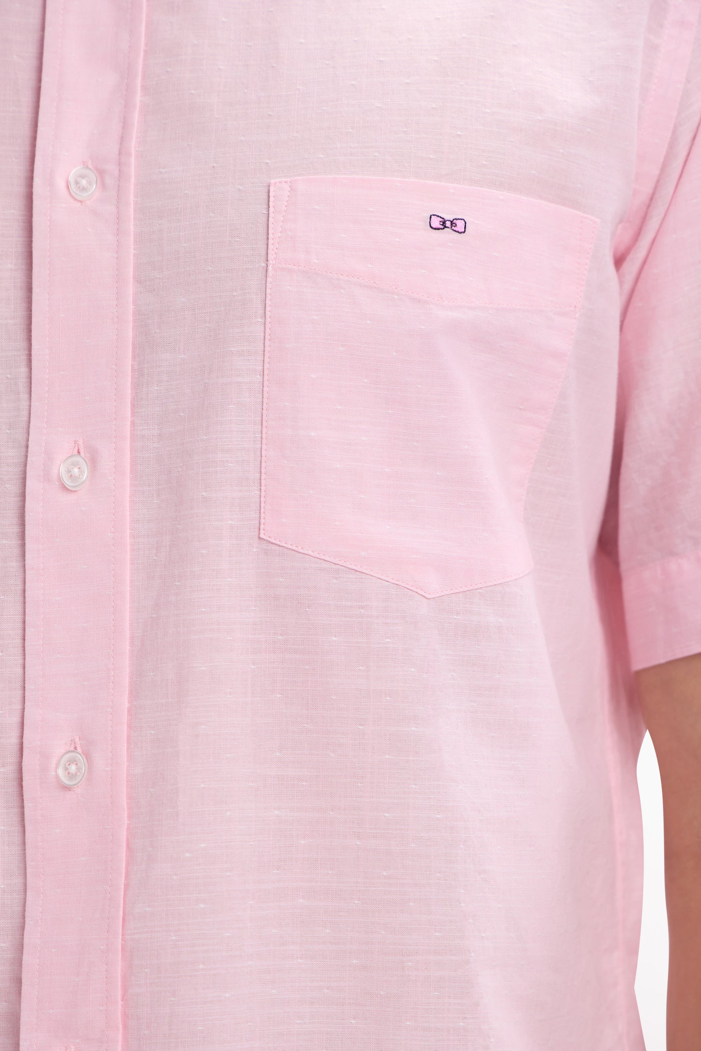 Straight short-sleeved pink shirt in textured cotton