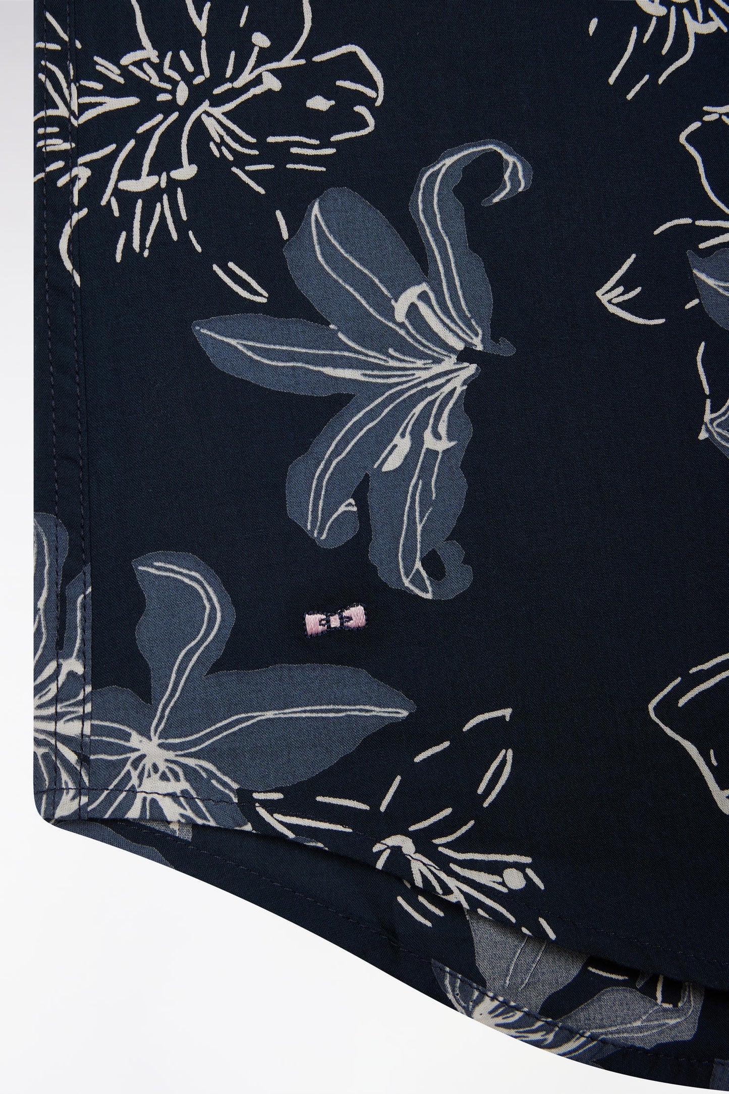 Slim-fit short-sleeved navy cotton shirt with floral print