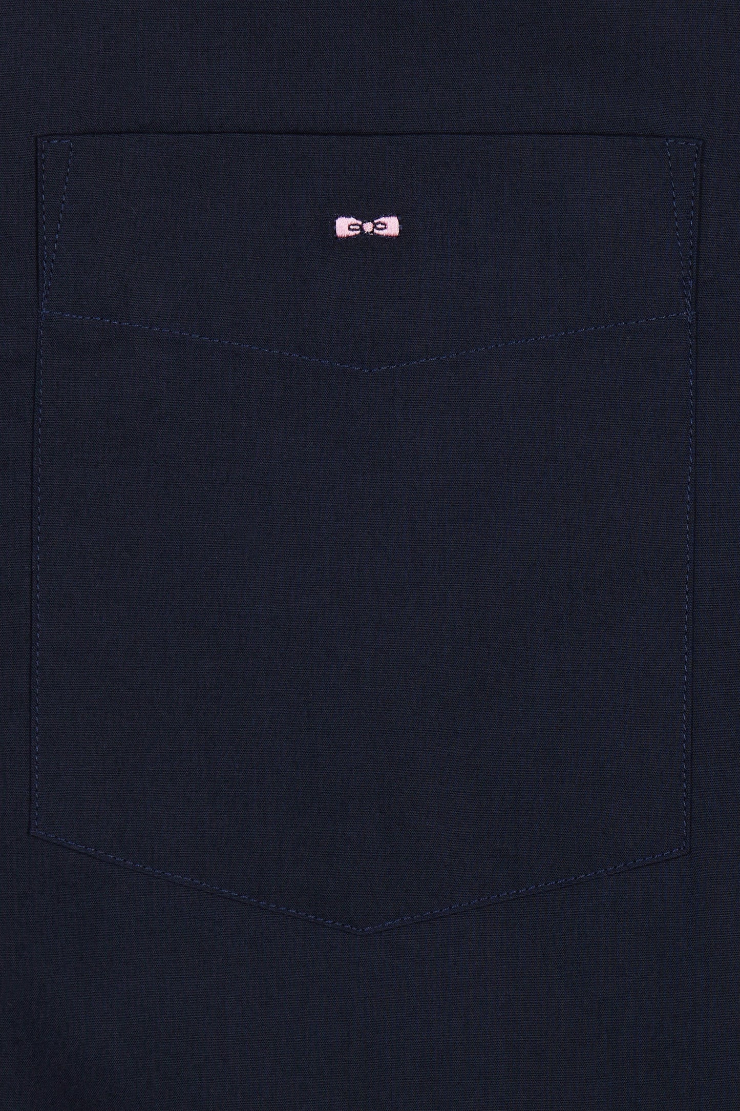 Straight-fit navy cotton shirt with elbow patch