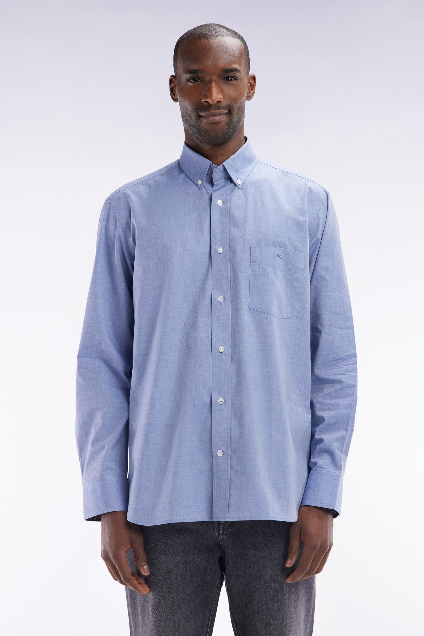 Chemise en coton bleu ciel coudière coupe droite