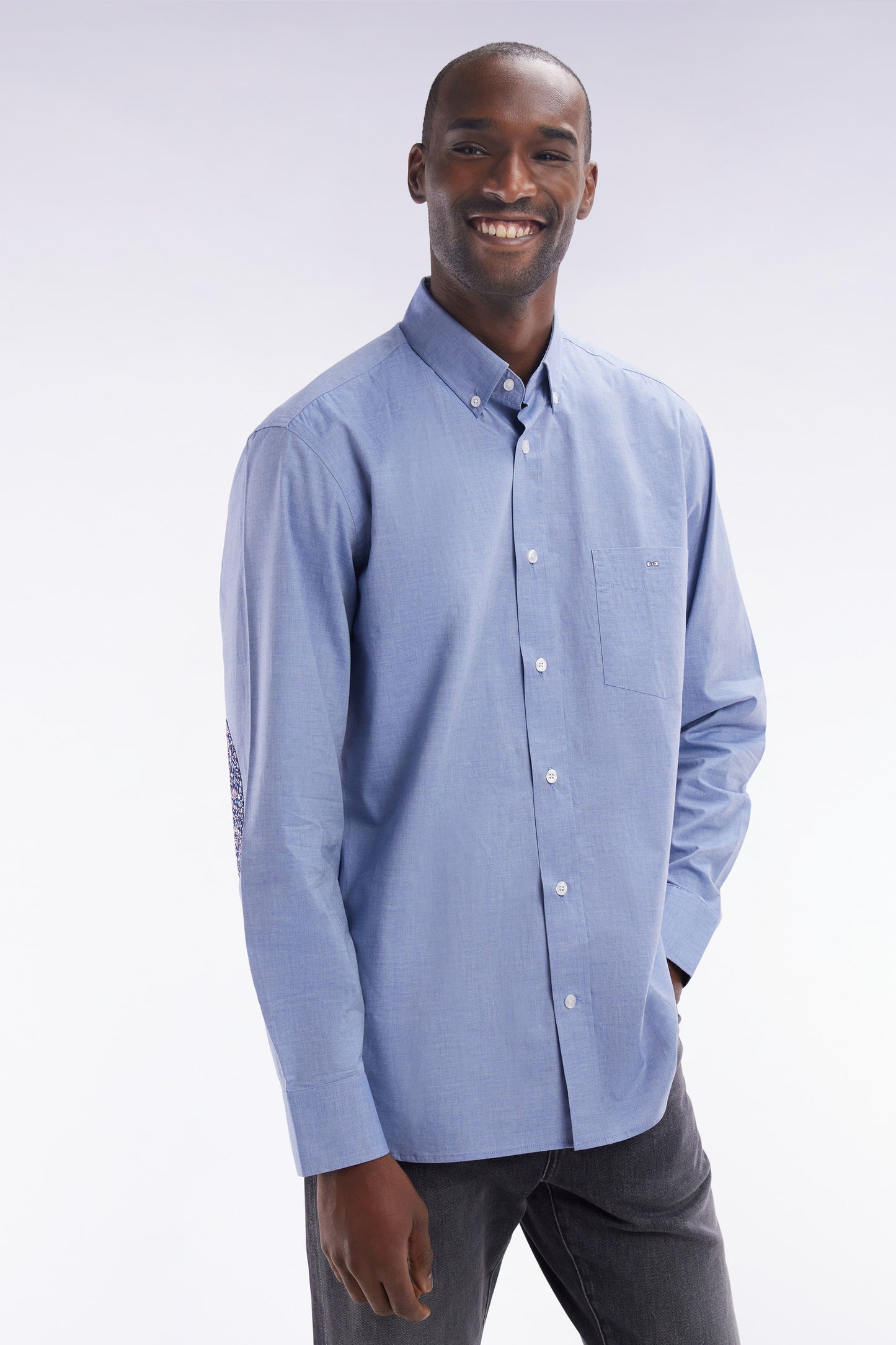 Chemise en coton bleu ciel coudière coupe droite