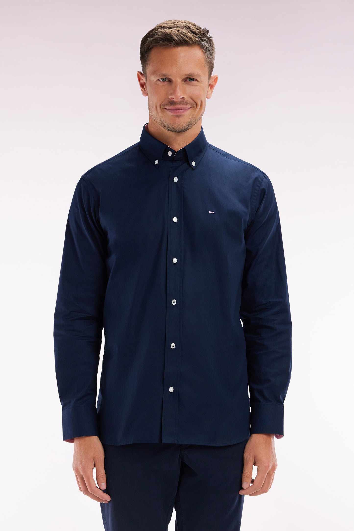 Straight-fit navy pinpoint cotton shirt with 10 embroidery