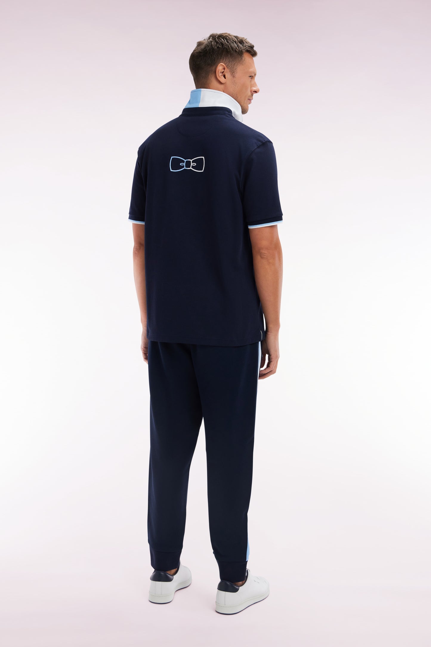 Relaxed-fit navy cotton jogging pants with tricolor accents