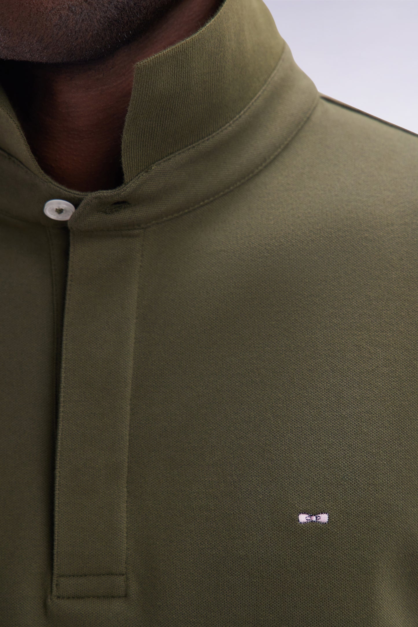 Slim-fit short-sleeved polo shirt in khaki stretch cotton piqué