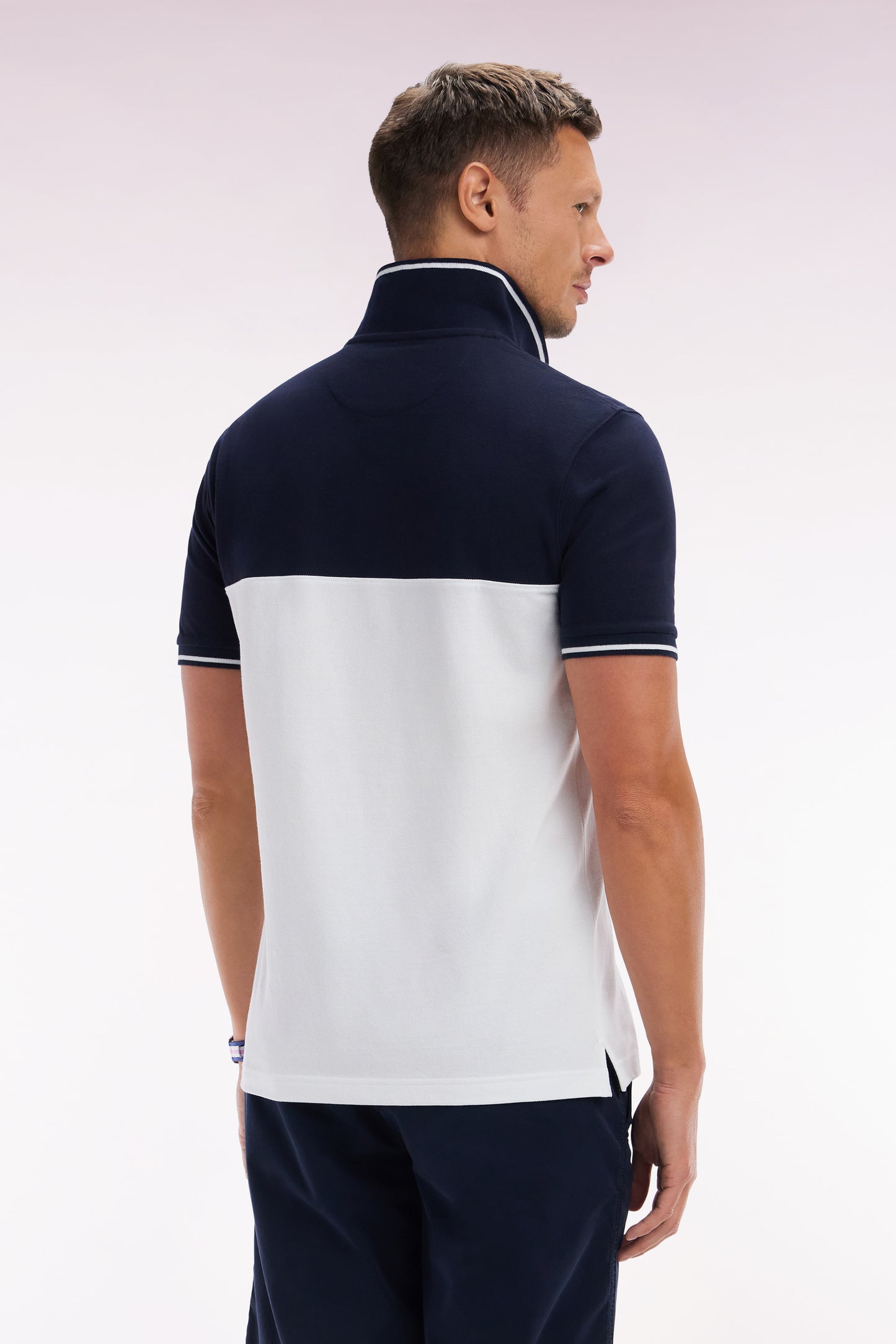Straight-fit short-sleeved polo shirt in white cotton piqué with jacquard collar