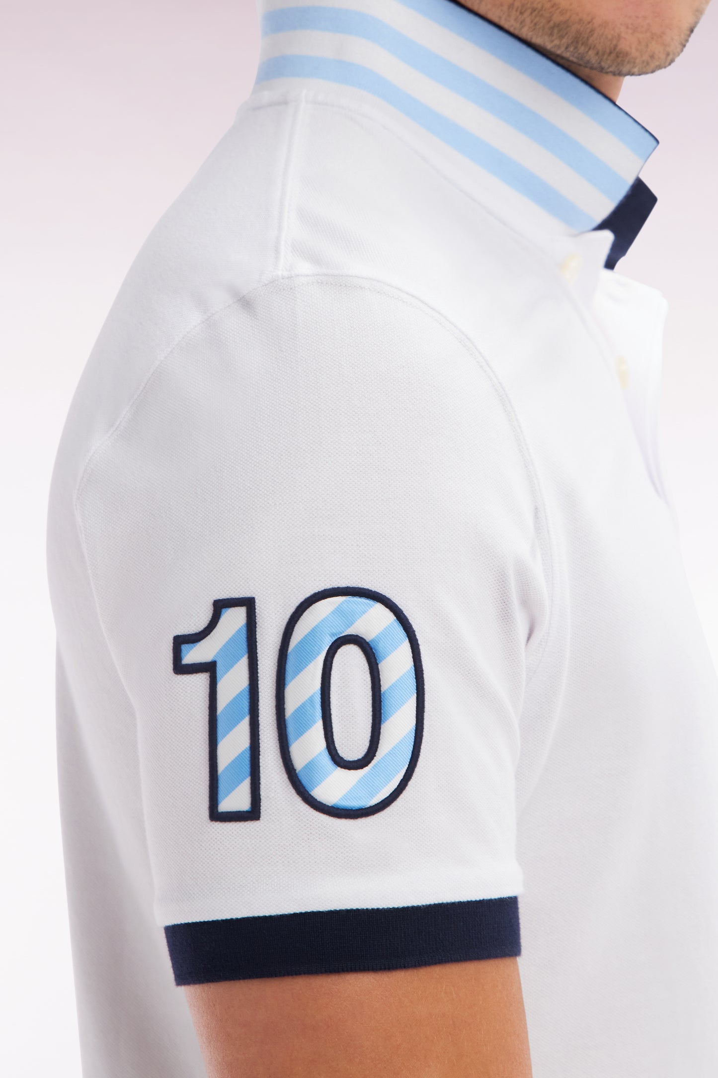 Straight-fit short-sleeved polo shirt in white cotton piqué with 10 sleeves embroidery