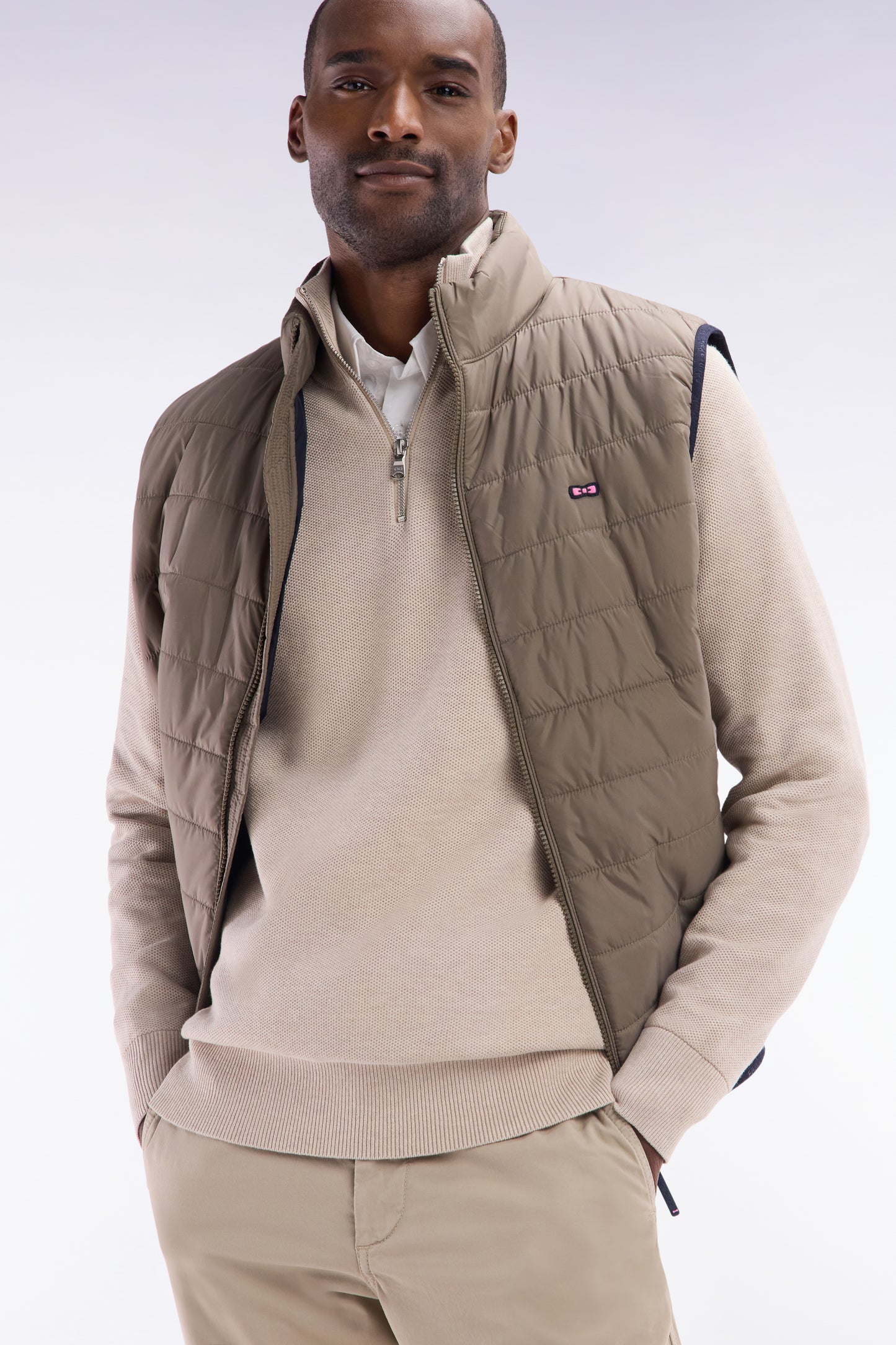 Straight-fit beige honeycomb cotton trucker collar jumper