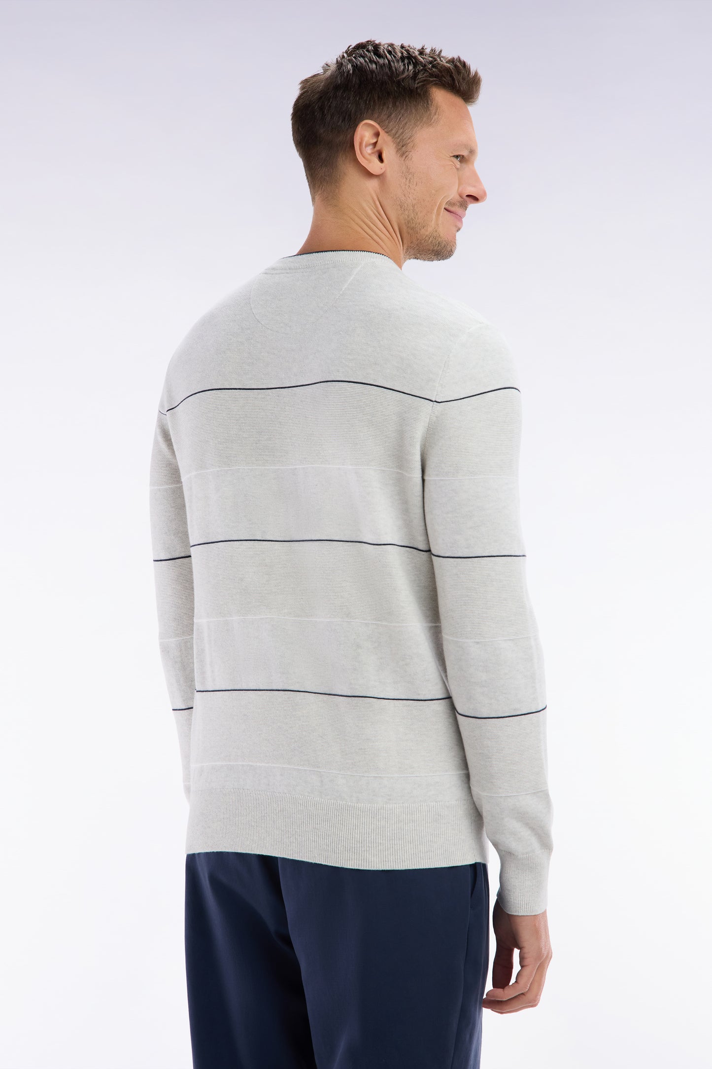 Round-neck grey cotton jumper
