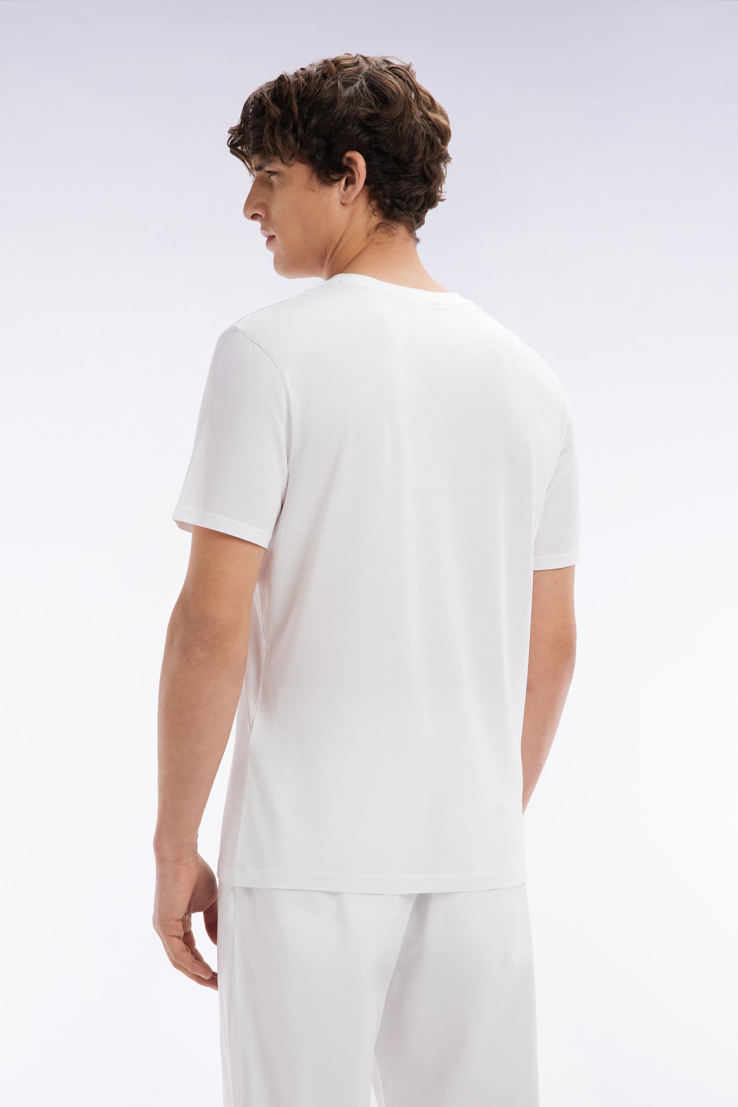 Straight-fit white short-sleeved T-shirt