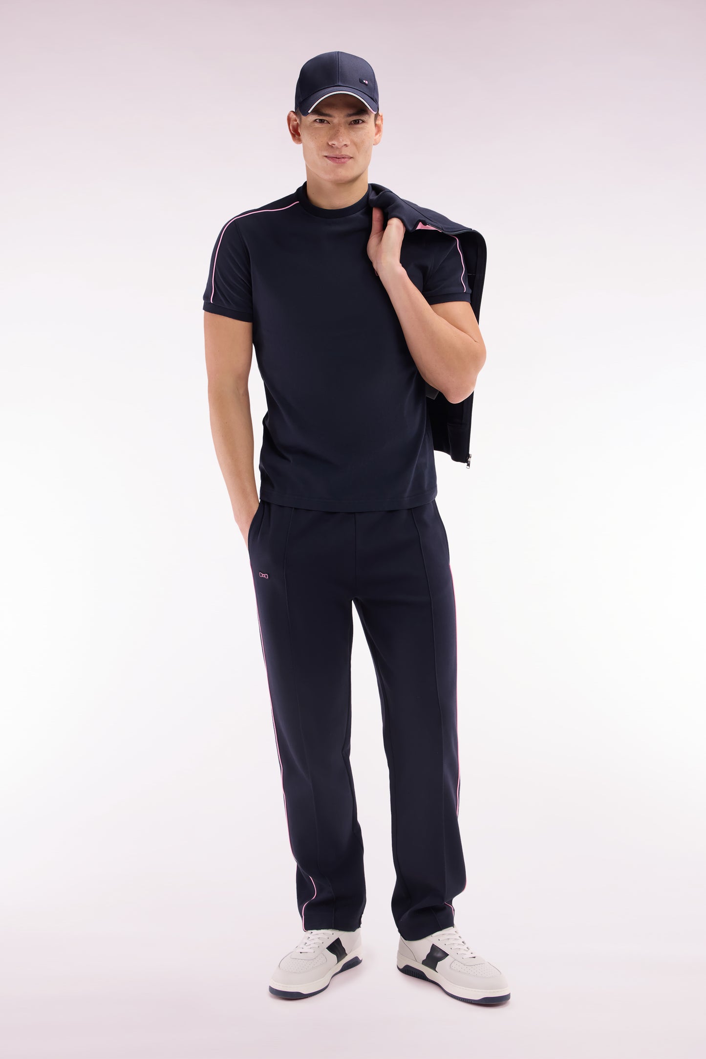 Straight-fit navy cotton T-shirt with pink piping and pink embroidery