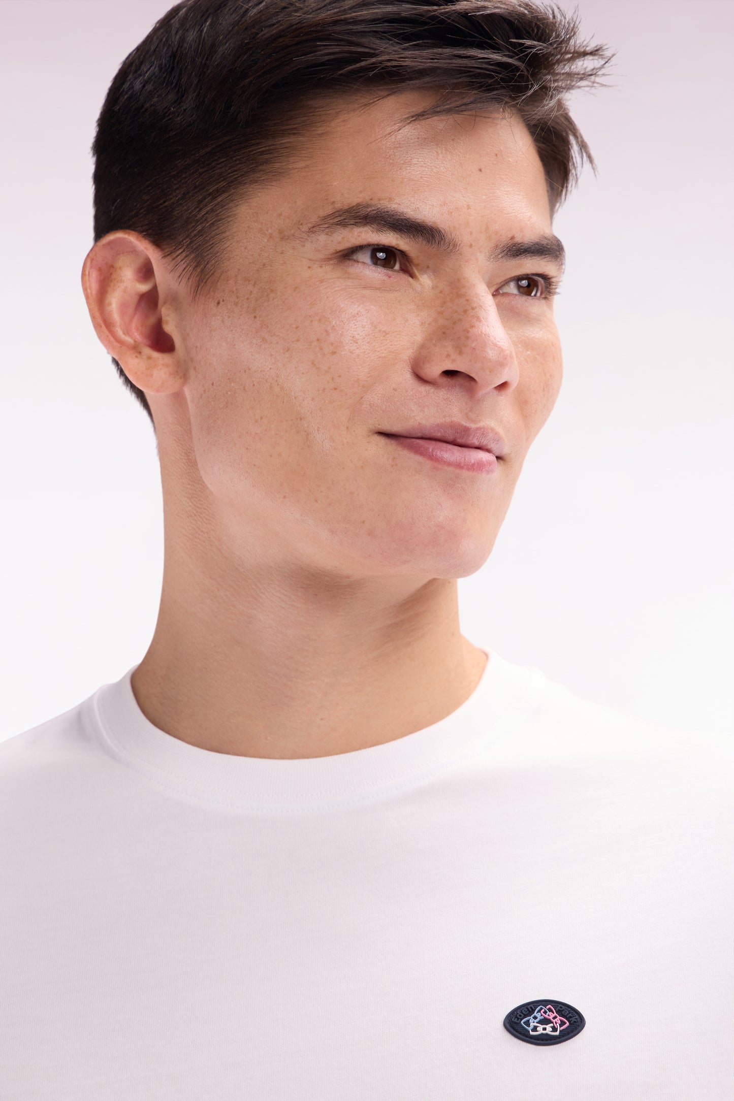 UNE white cotton t-shirt colored sleeves straight cut