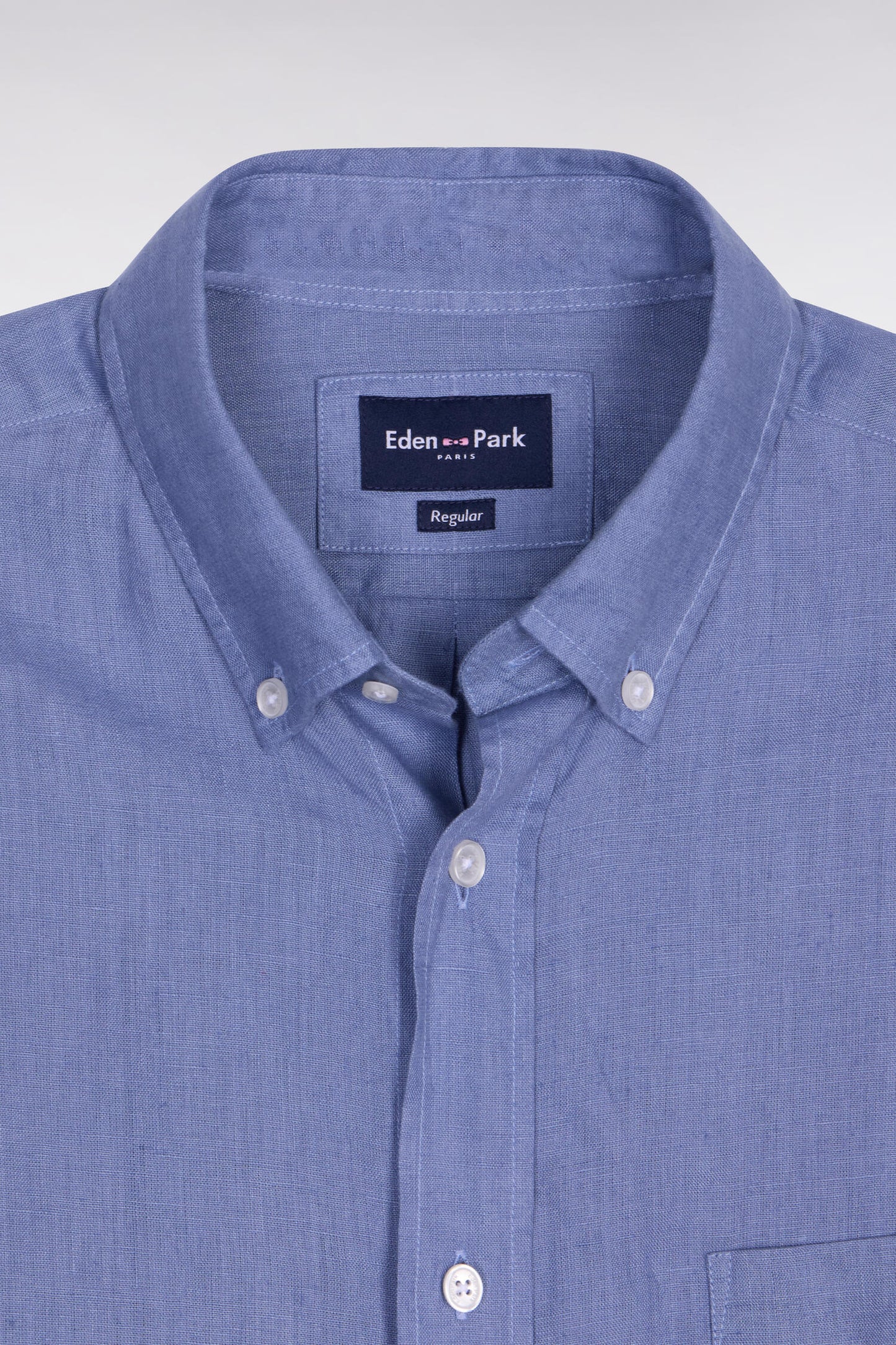 Chemise en lin bleu coupe droite