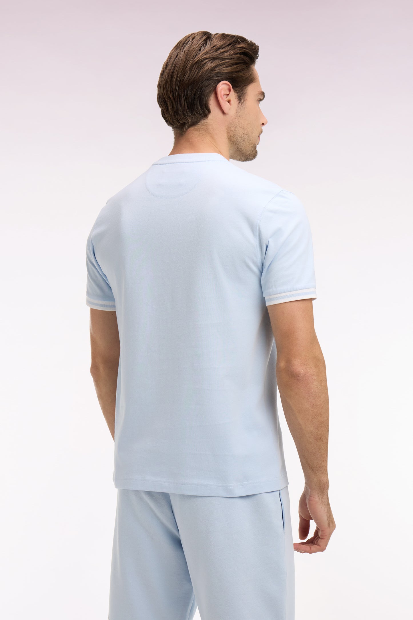 Short-sleeved regular-fit sky cotton T-shirt