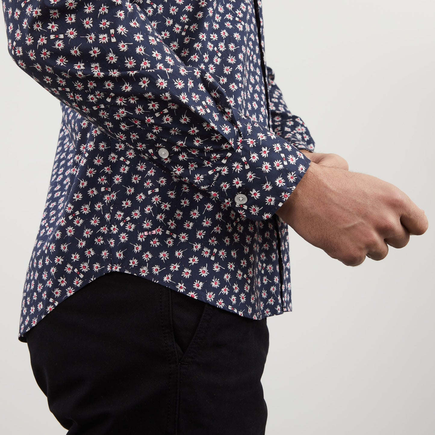 Chemise bleu marine imprimé exclusif fleuri