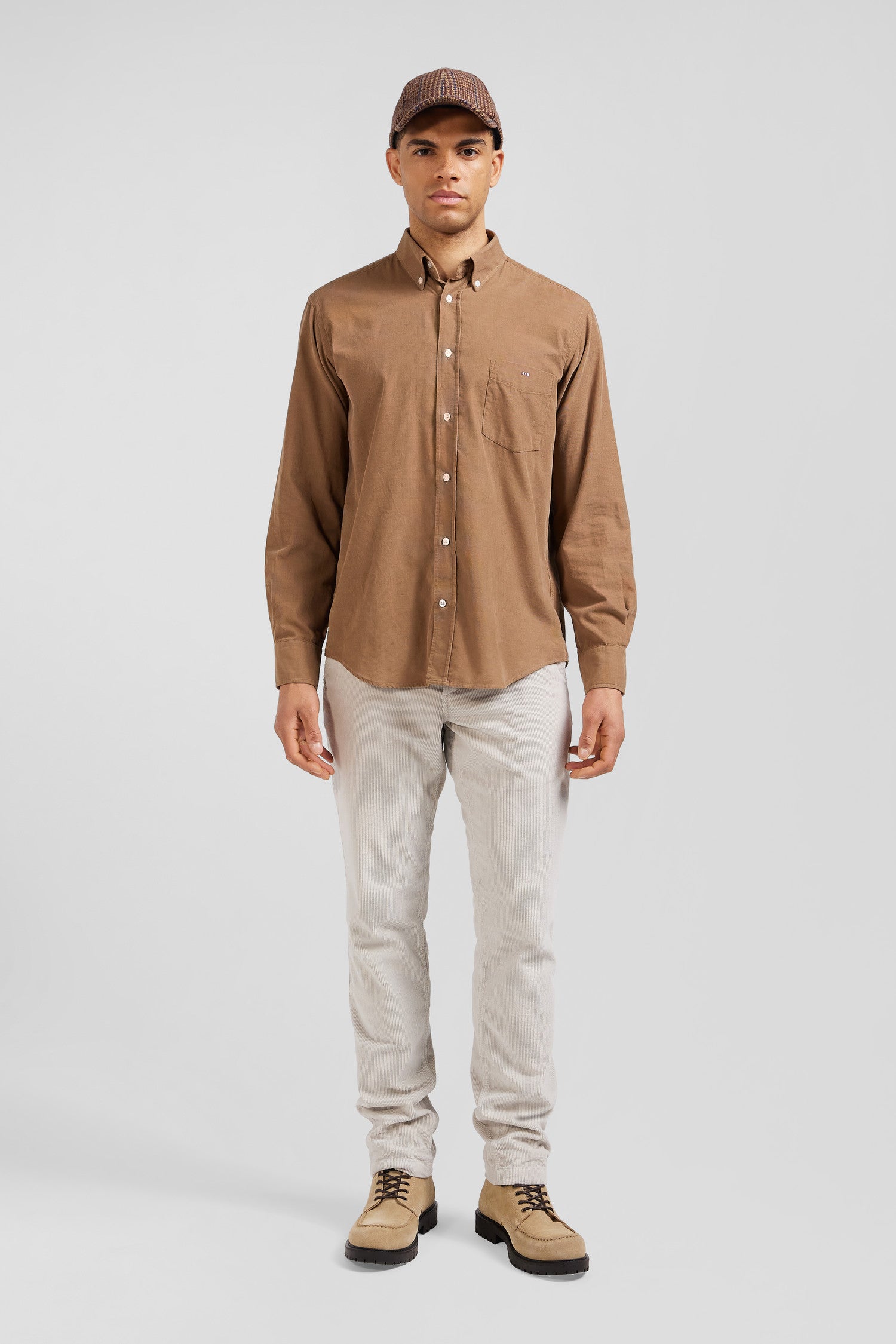 Chemise en coton uni camel col boutonne et poche poitrine coupe Regular