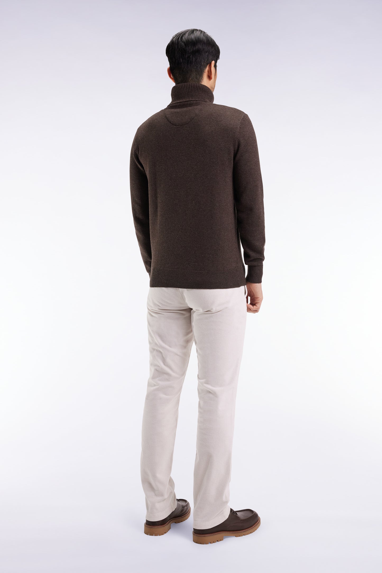 Pantalon chino sans plis en velours stretch écru