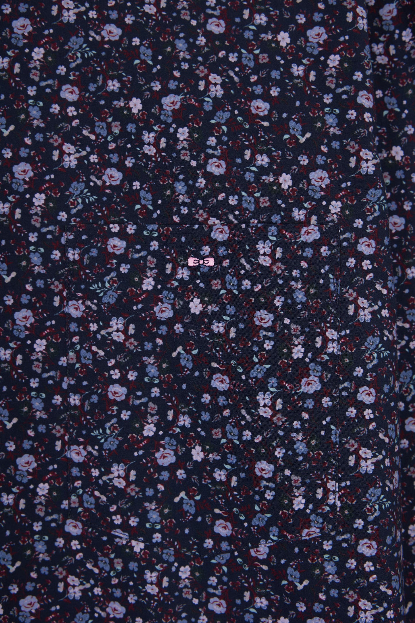 Chemise en coton marine à micro-motifs fleurs coupe droite