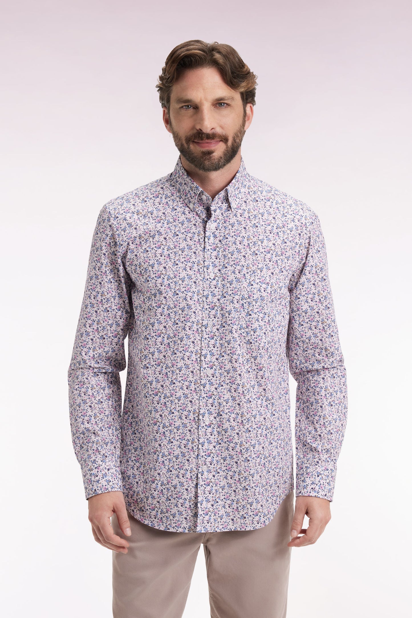 Chemise en coton beige à micro-motifs fleurs coupe droite