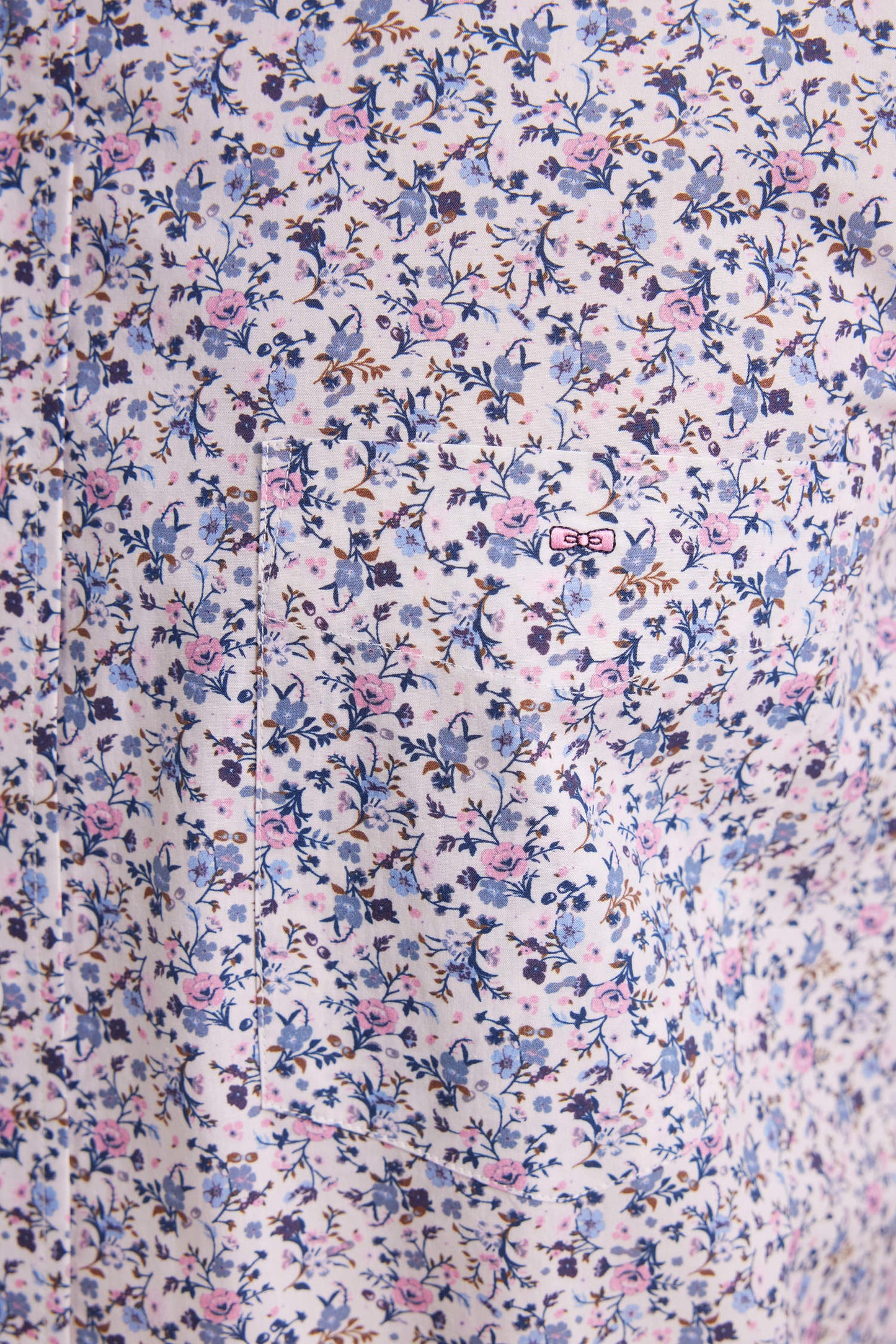 Chemise en coton beige à micro-motifs fleurs coupe droite