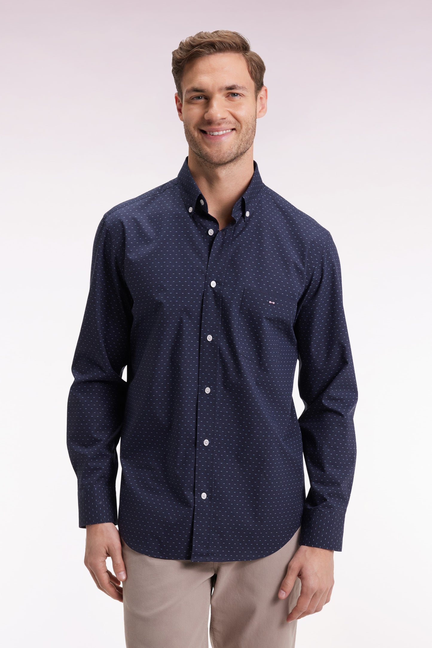 Chemise en coton à micro-motifs nœuds papillon marine coupe droite