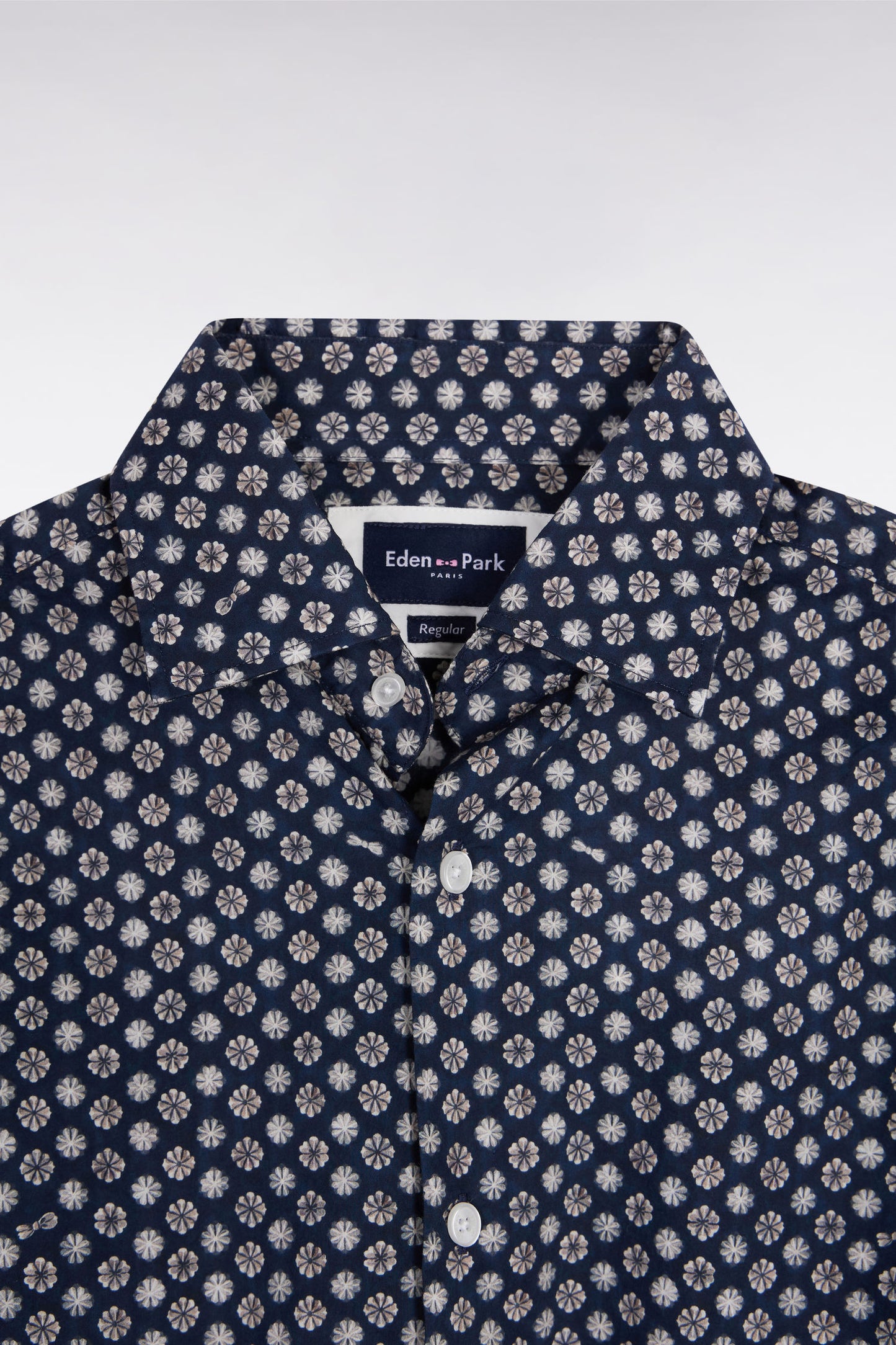 Chemise en coton marine à imprimé floral graphique coupe droite