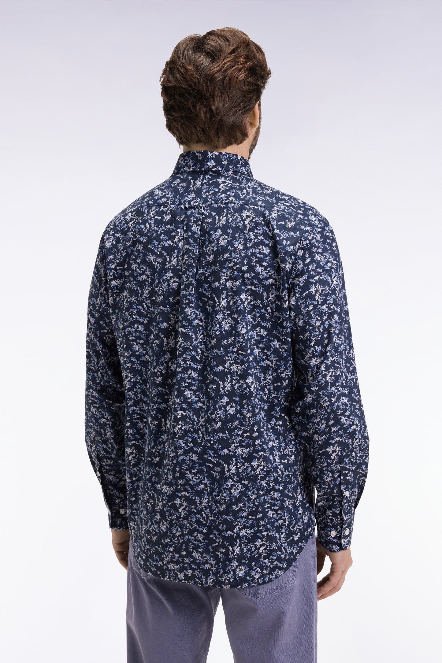 Chemise à micro-motifs fleurs en coton marine coupe droite