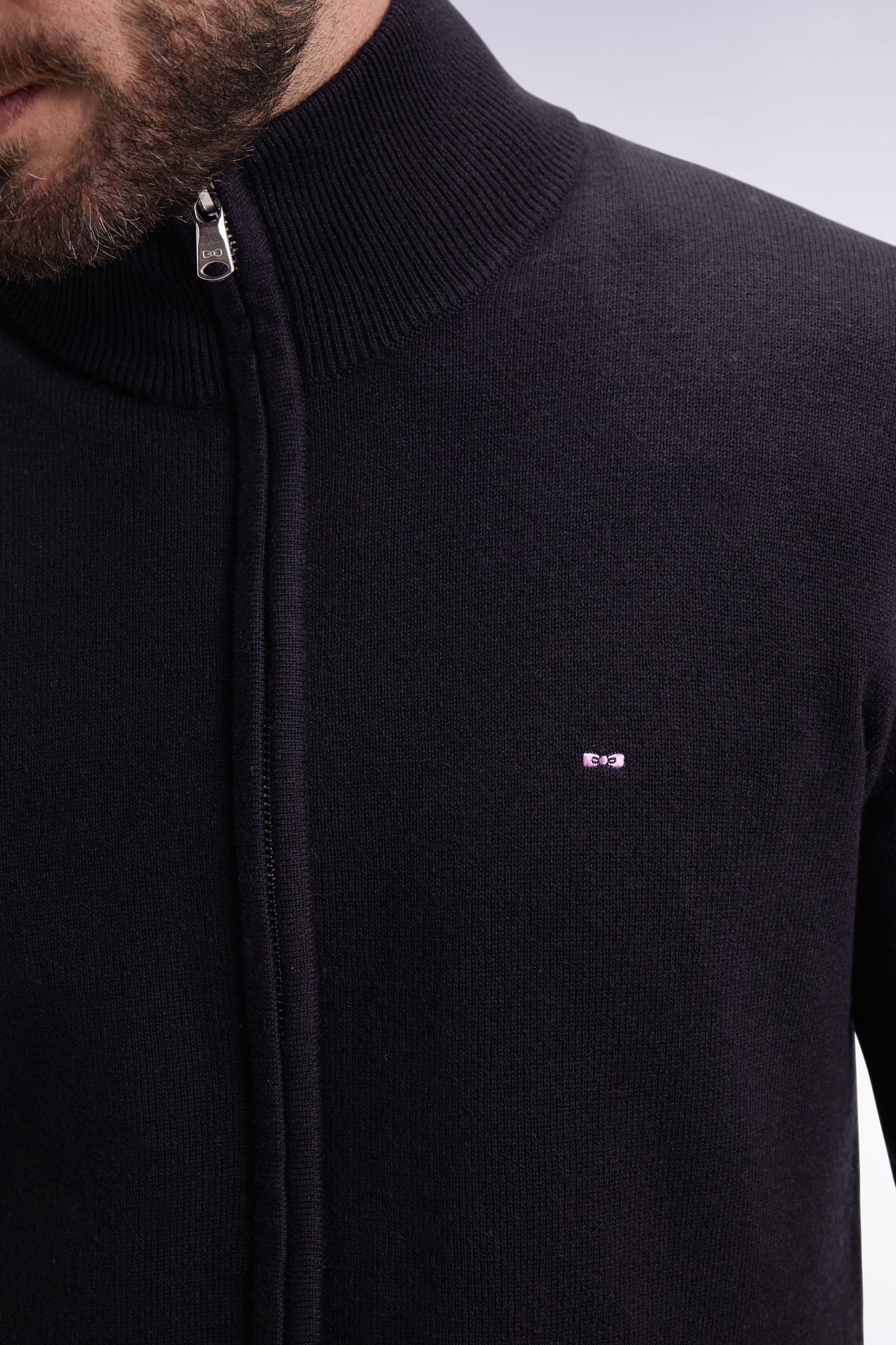 Cardigan zippé en laine et coton noir coupe droite