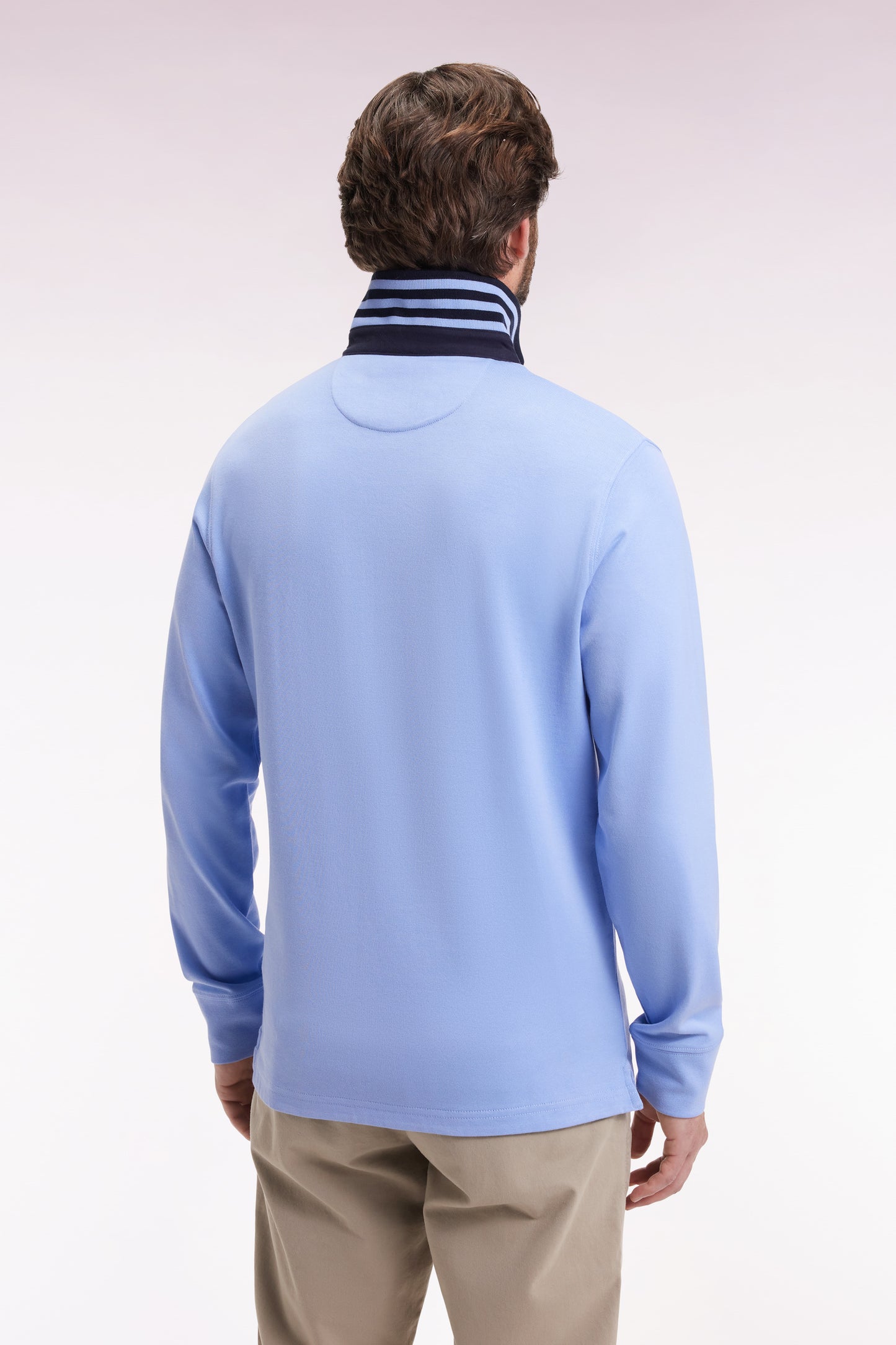 Maillot manches longues en jersey ciel dessous de col rayé