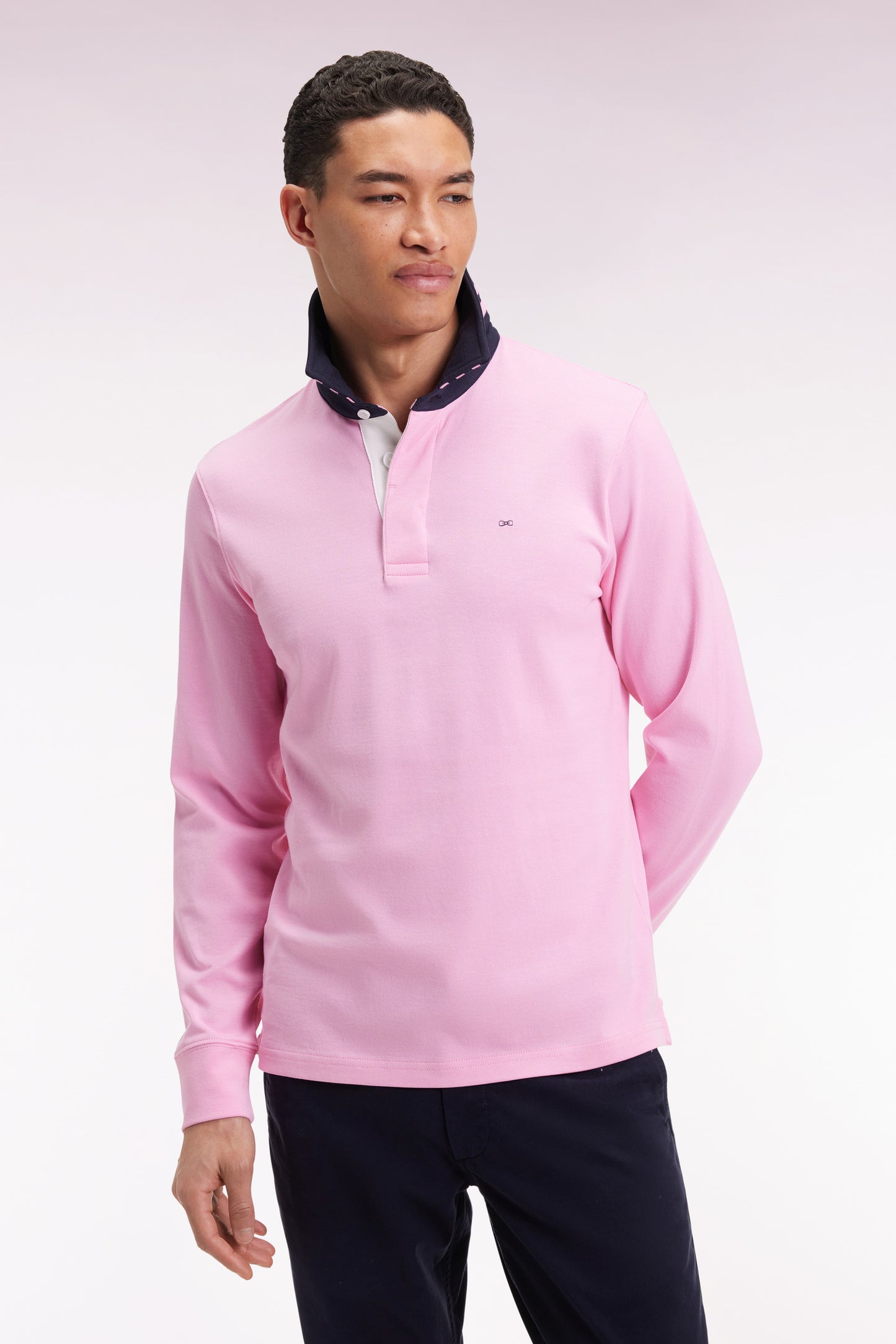 Maillot manches longues en jersey rose dessous de col rayé