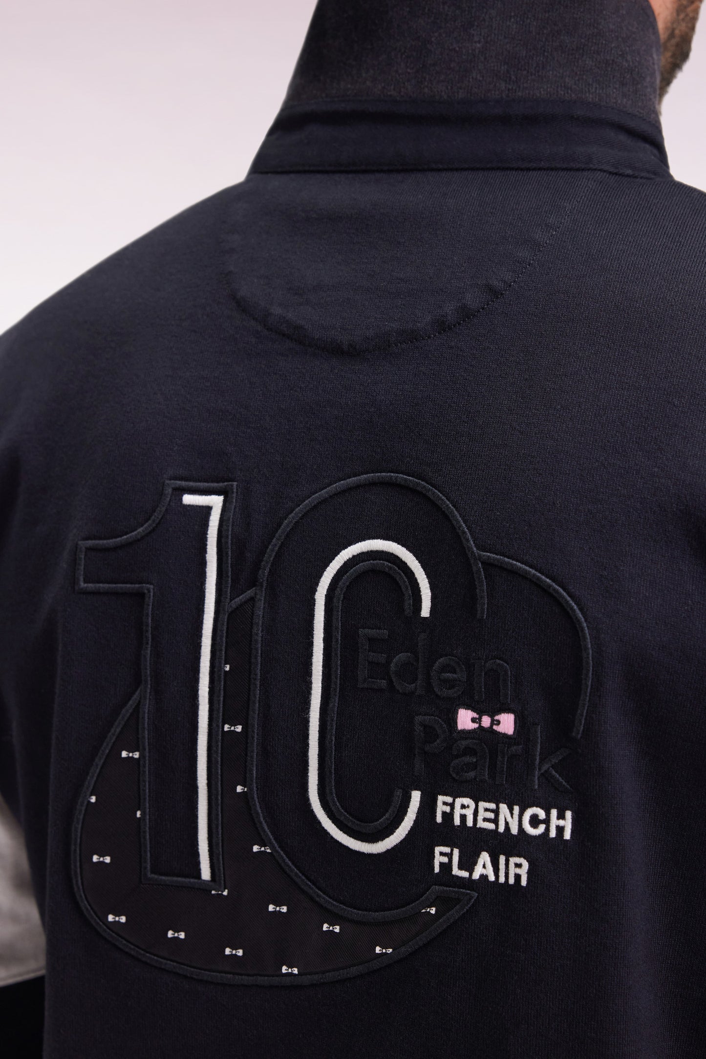 Maillot à manches longues en jersey épais noir broderie dos coupe droite