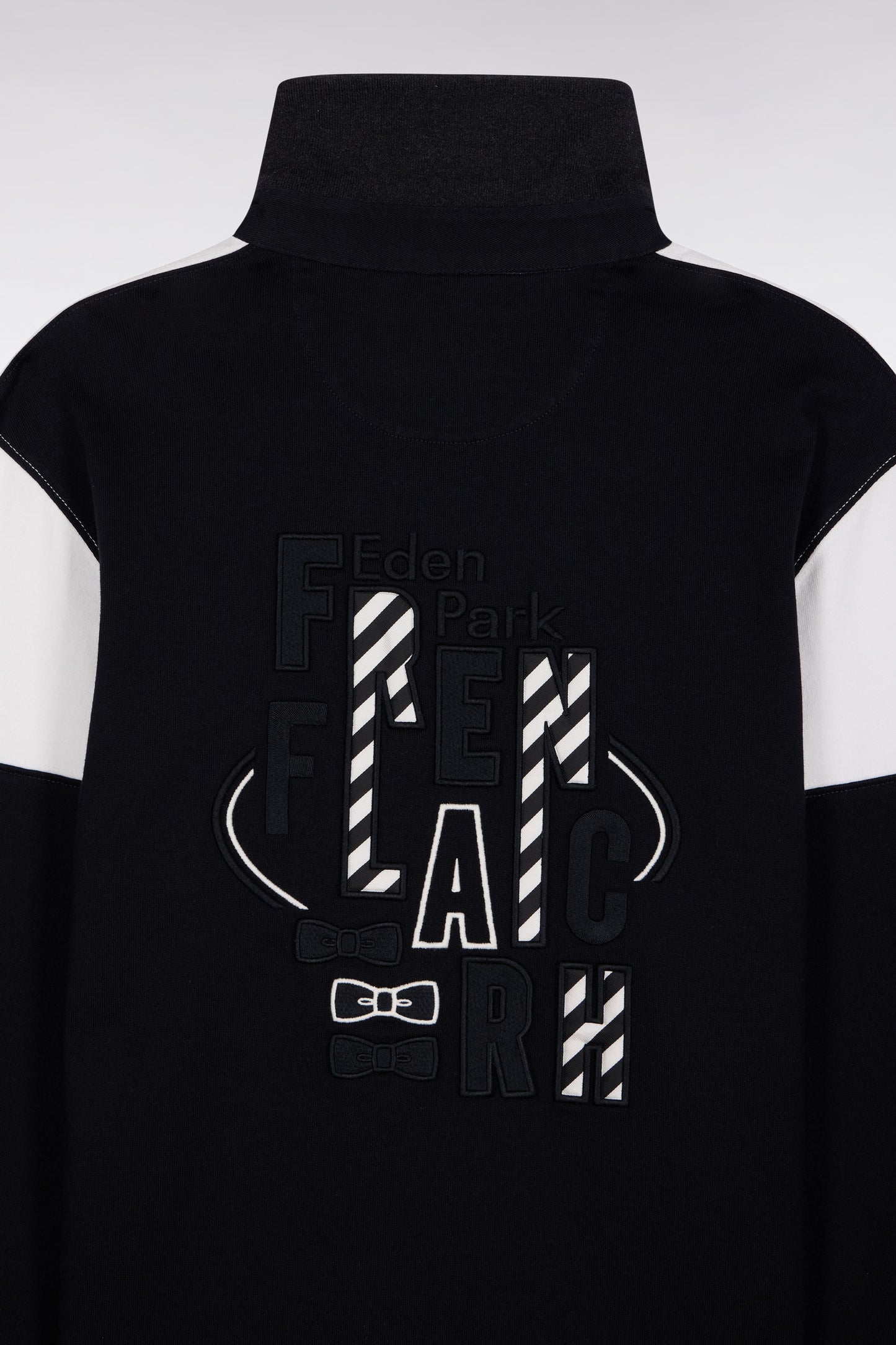 Long-sleeved jersey in two-tone black and white straight cut