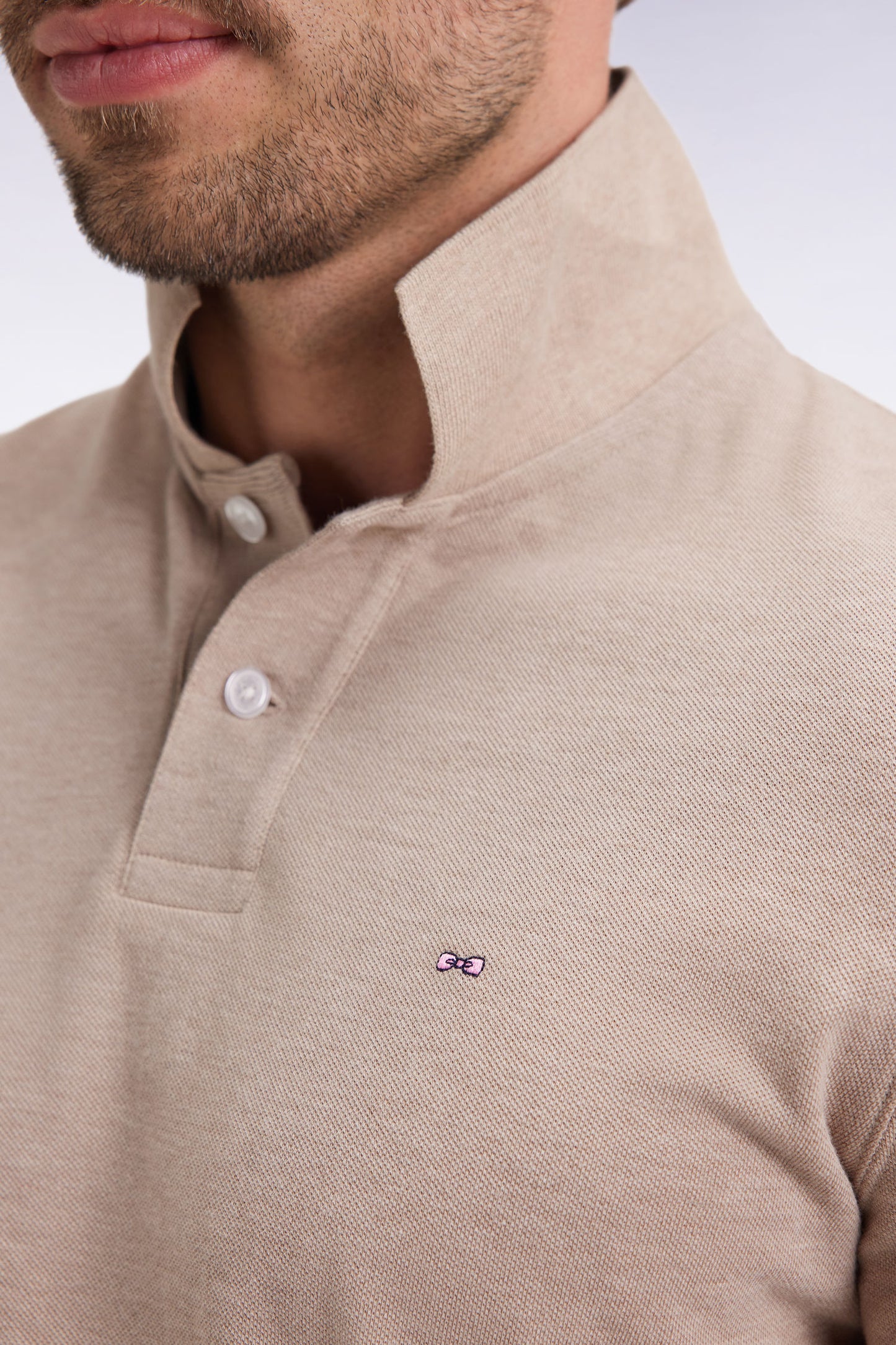 Polo à manches longues en coton chiné beige coupe droite