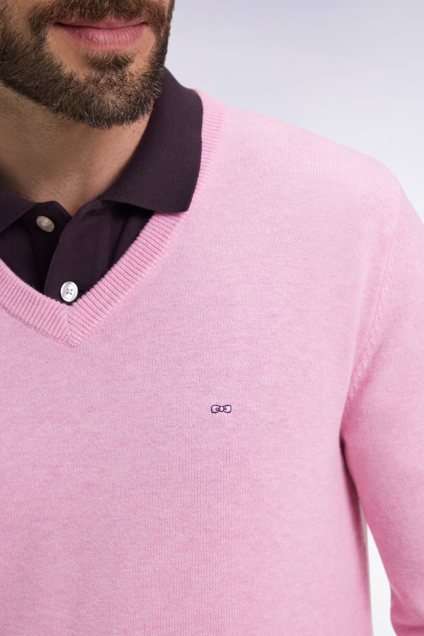 Pull col V en laine et coton rose