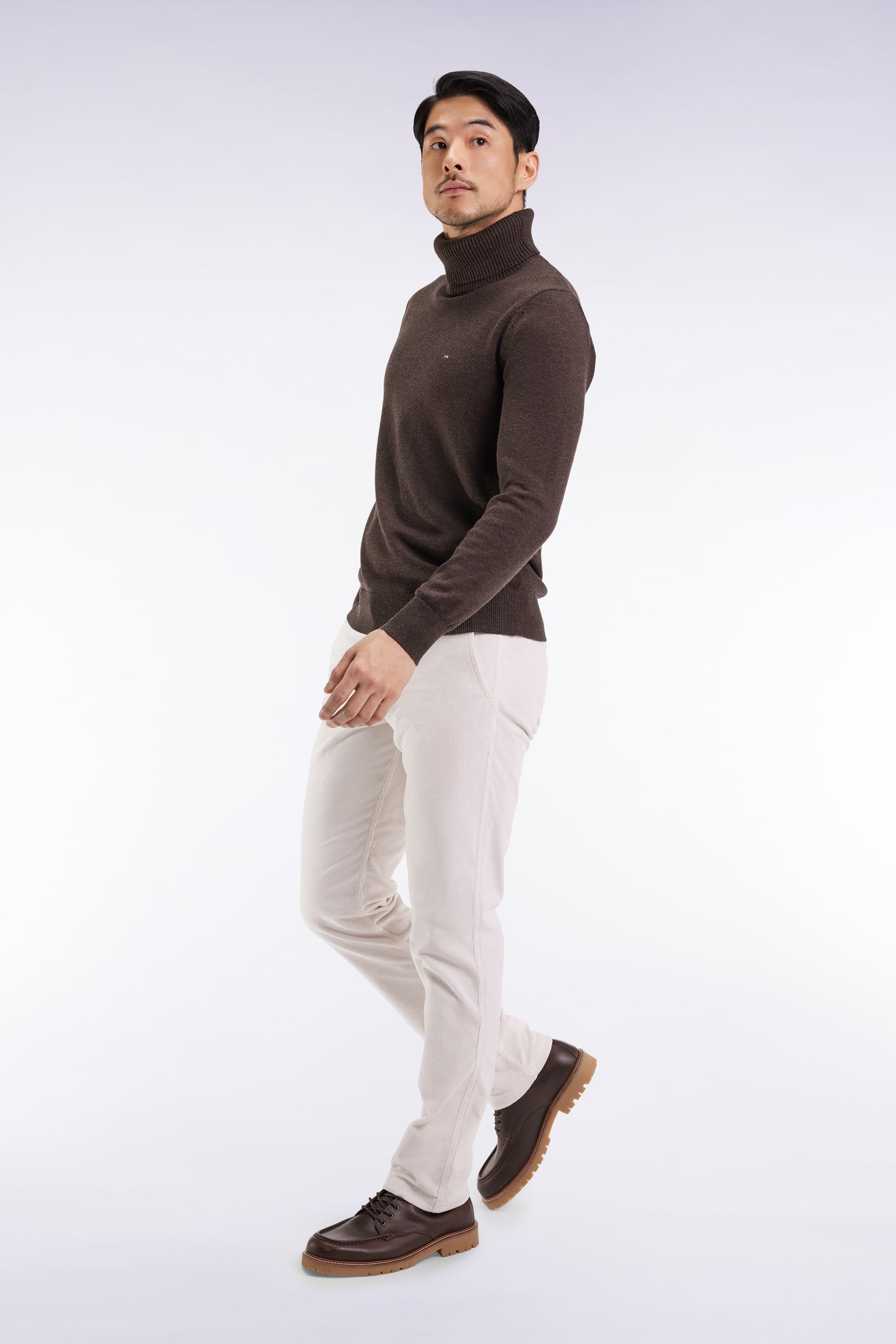 Pull col roulé en laine et coton marron foncé