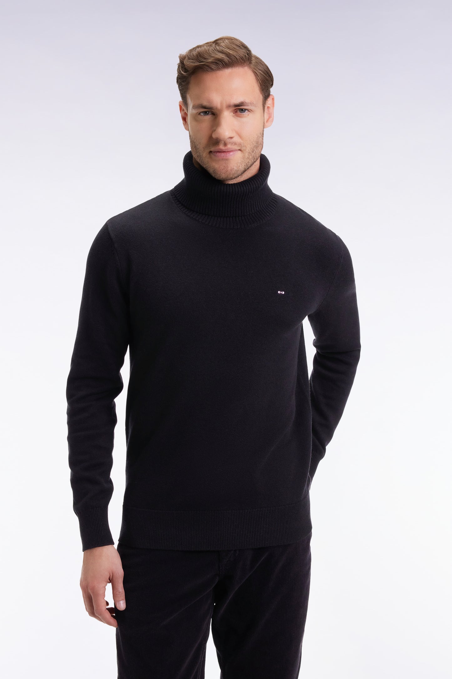 Pull col roulé en laine et coton noir