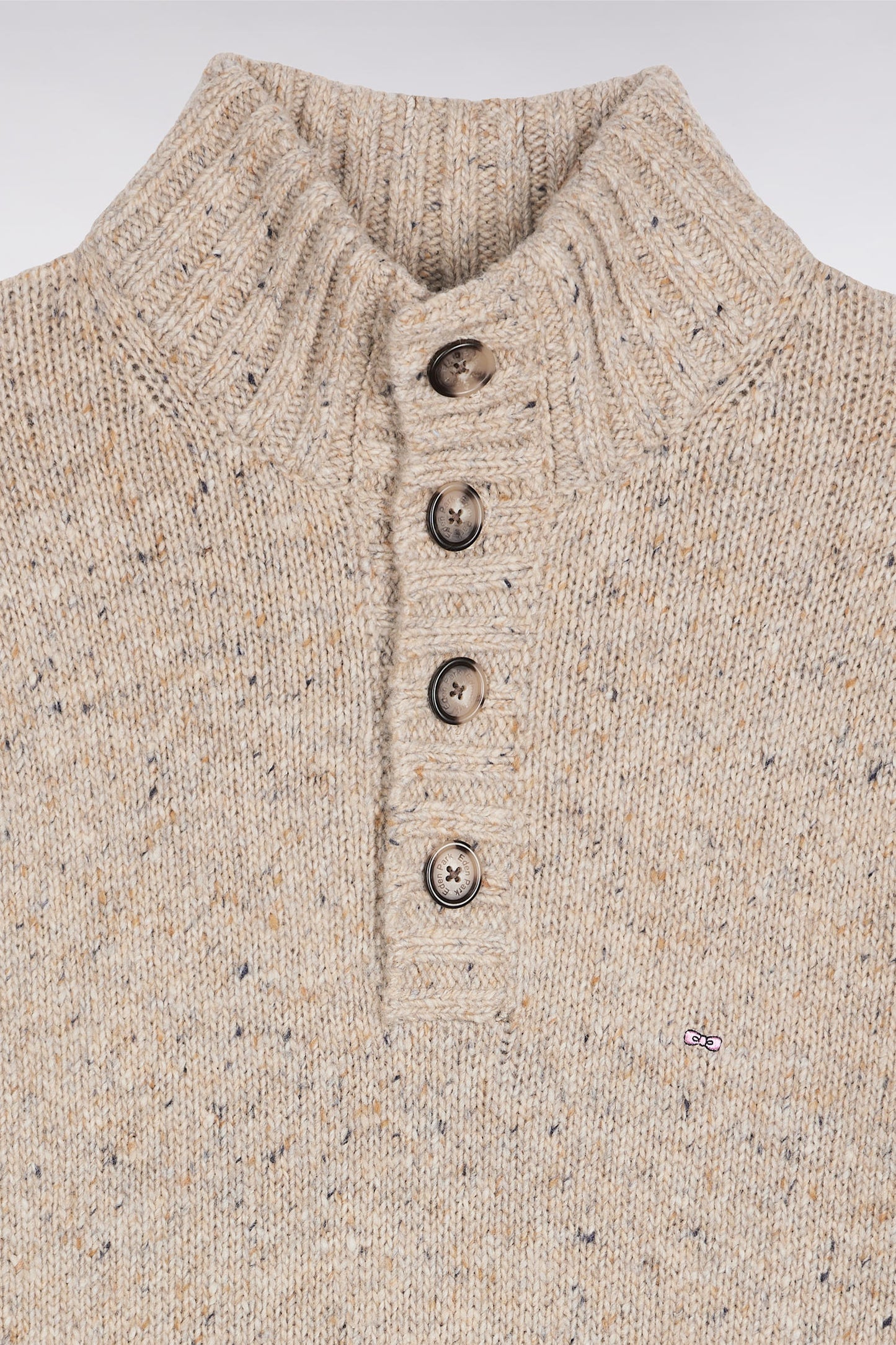 Pull col montant en laine vierge mélangée beige