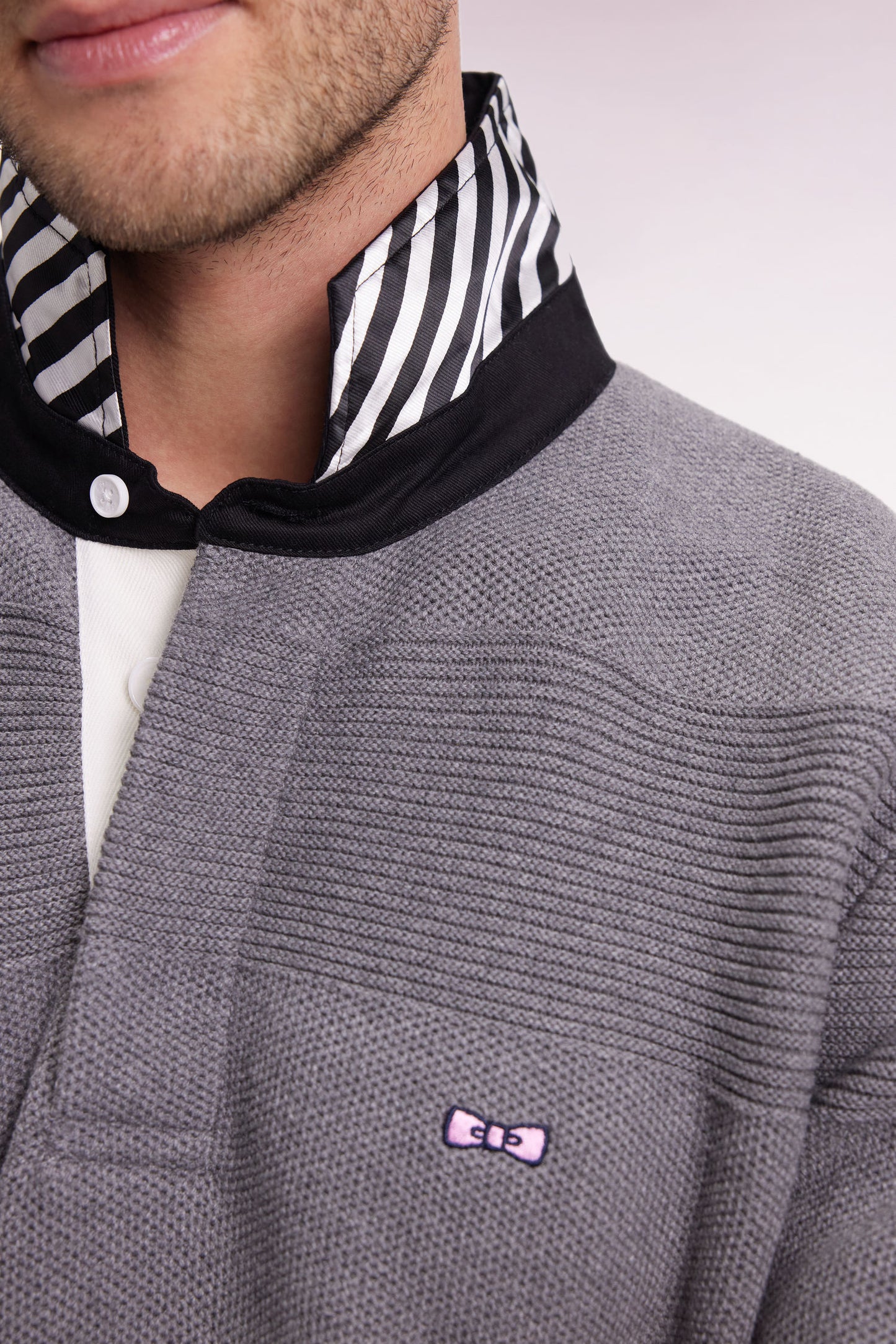 Pull col maillot en coton gris à effet de rayure