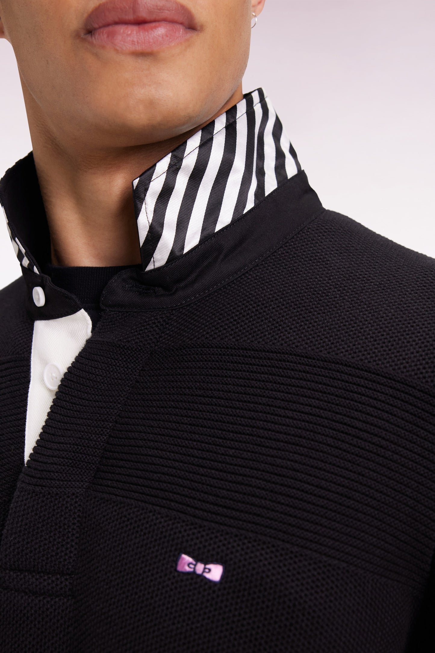 Pull col maillot en coton noir à effet de rayure