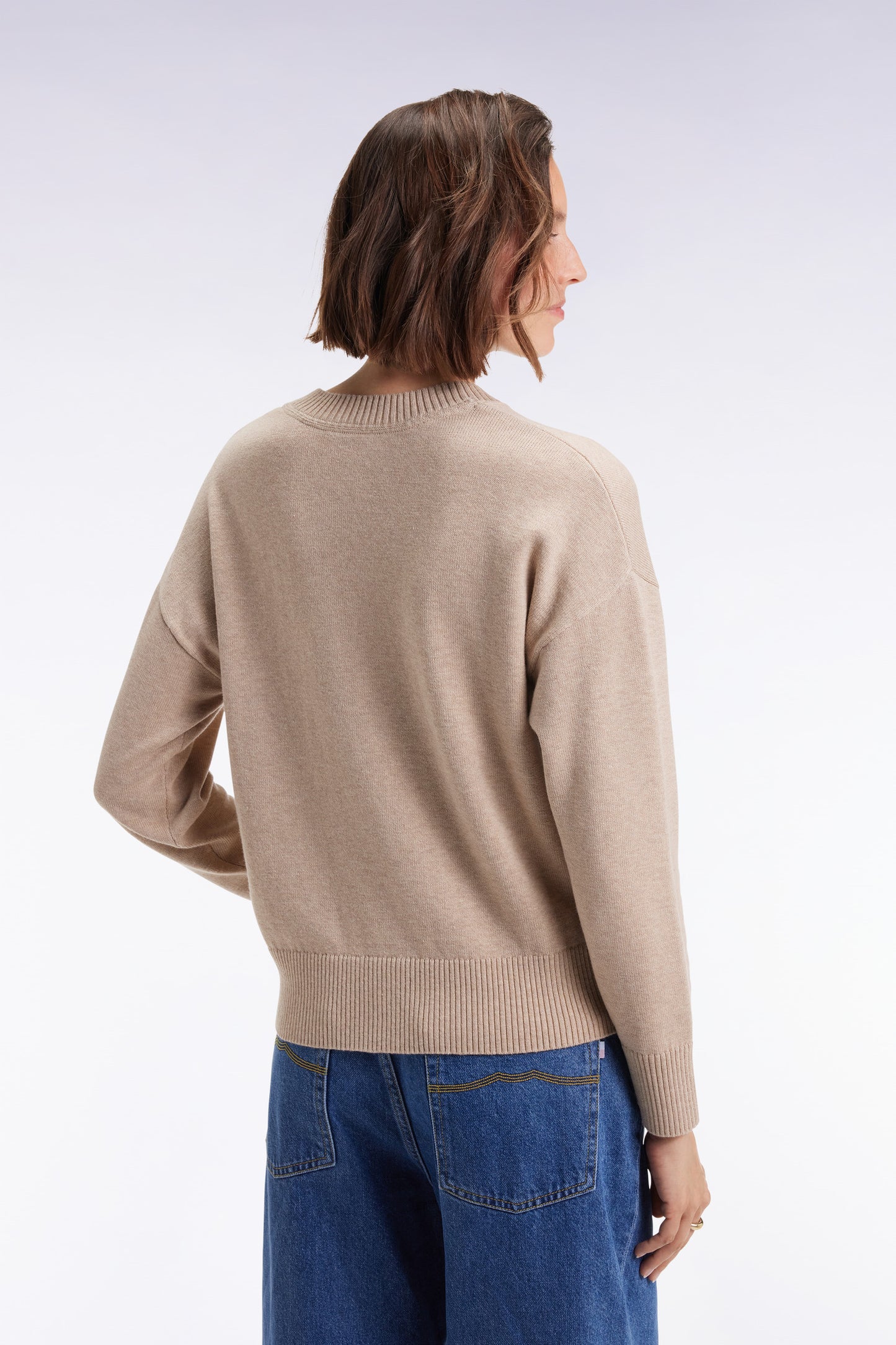 Pull à col V en laine et coton beige coupe Relaxed