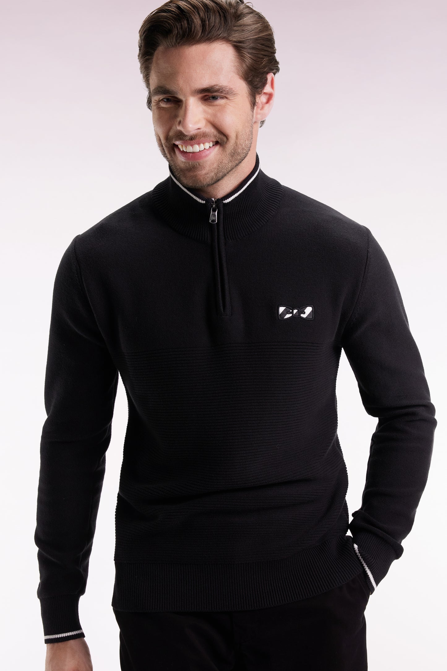 Pull col camionneur en coton noir à nœud papillon