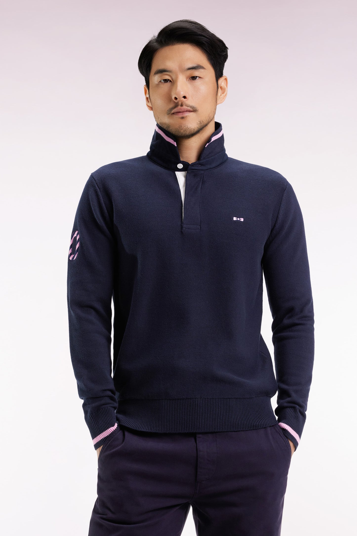 Pull col maillot en coton marine broderie 10