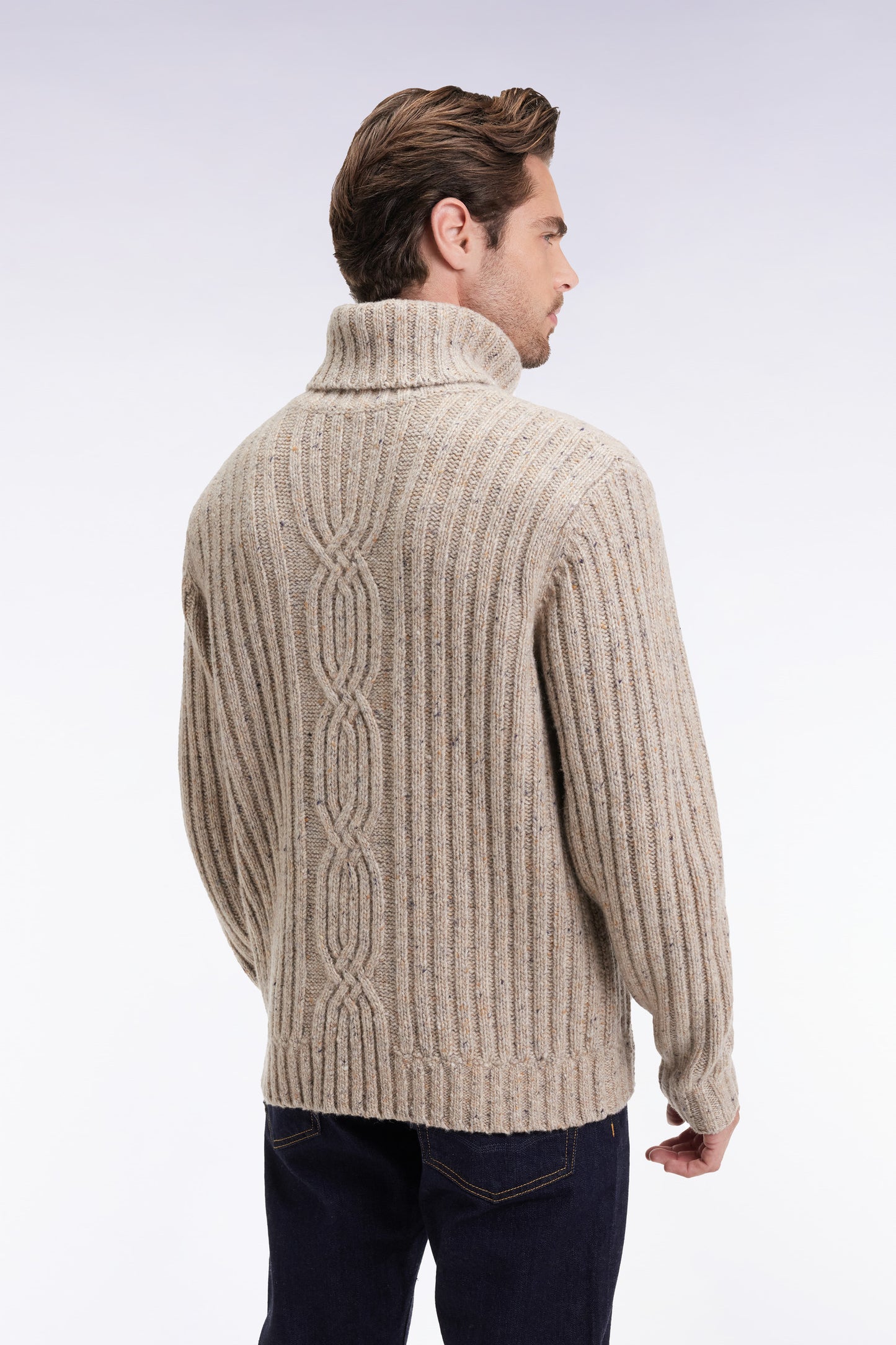 Pull col roulé en laine vierge mélangée beige