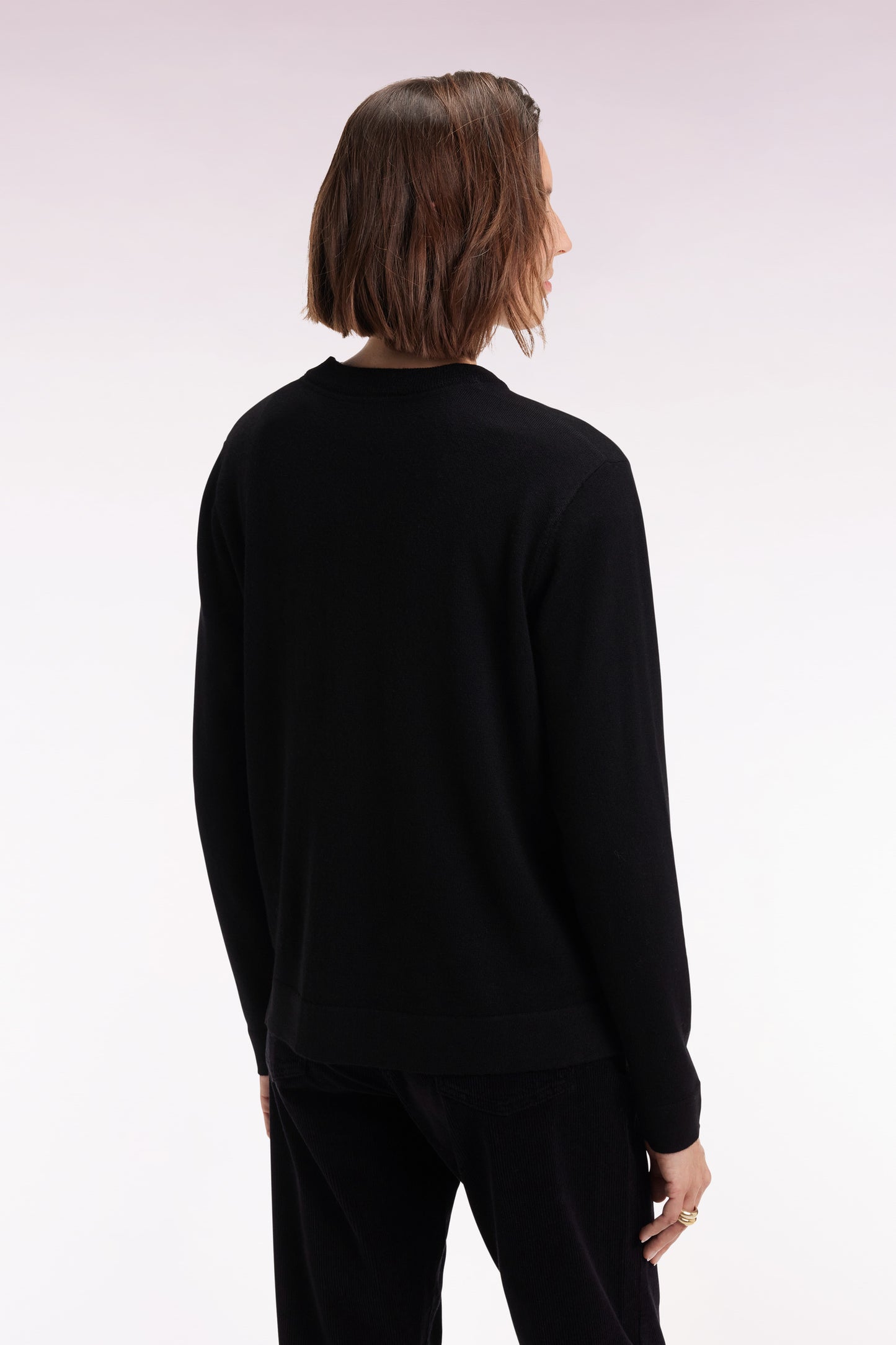 Pull à col rond en laine mérinos noir