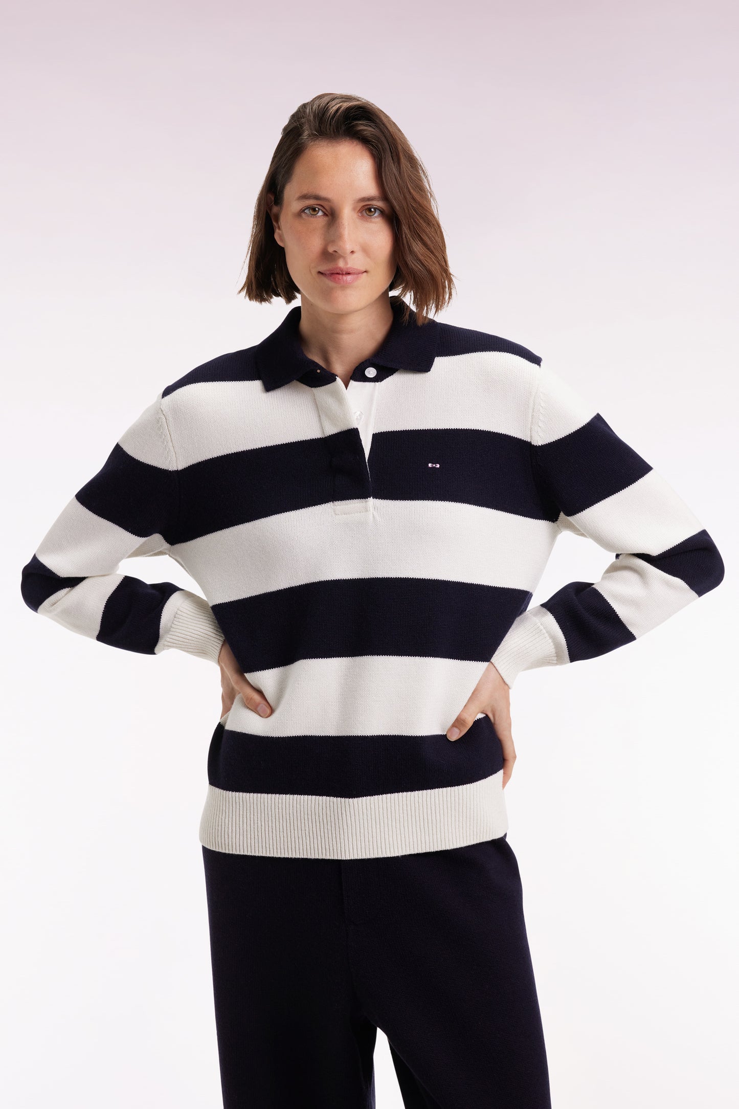 Pull à col maillot en laine et coton à rayures rugby marine et blanc coupe Relaxed