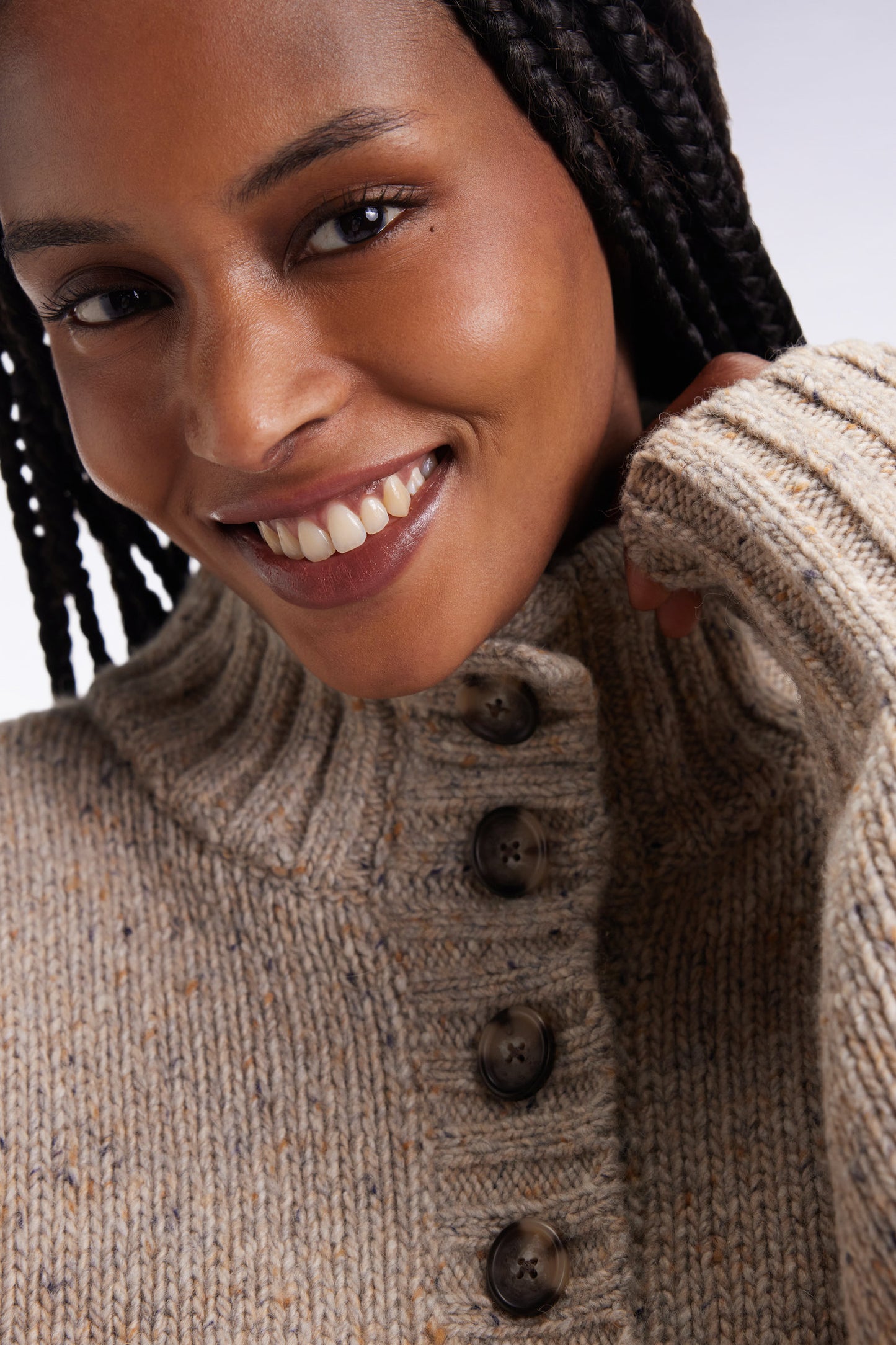 Pull col montant boutonné en laine moulinée mélangée beige coupe Oversized